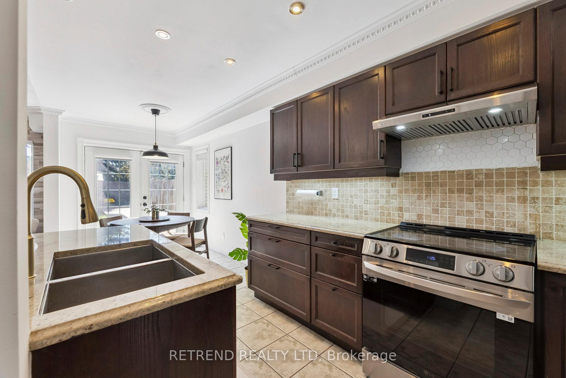 Photo 13 of 721 Swan Place, Pickering, Amberlea — HOMEH