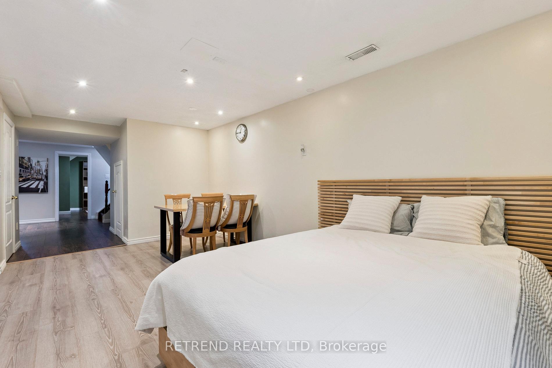 Photo 33 of 721 Swan Place, Pickering, Amberlea — HOMEH