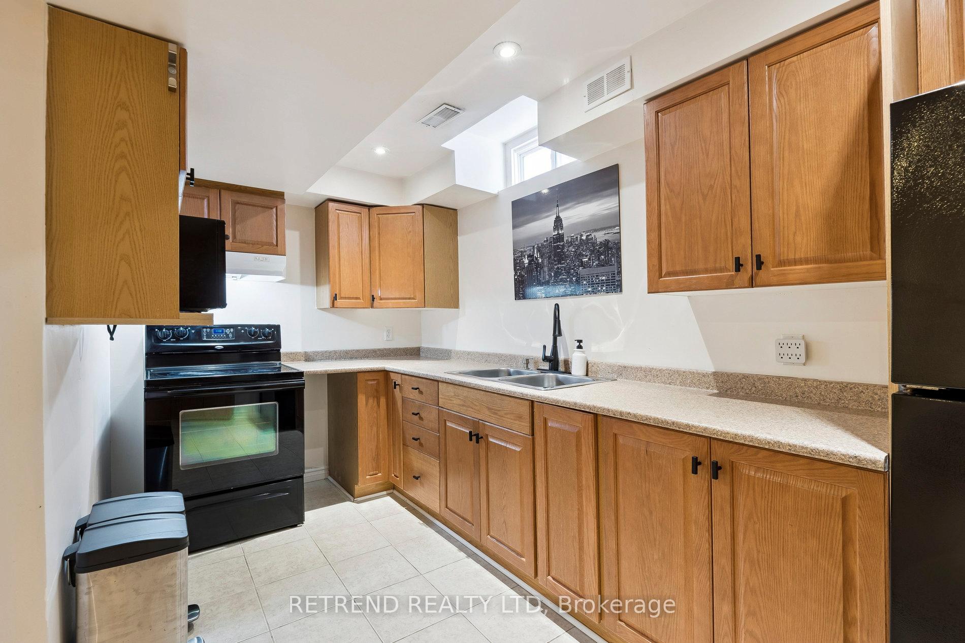 Photo 34 of 721 Swan Place, Pickering, Amberlea — HOMEH