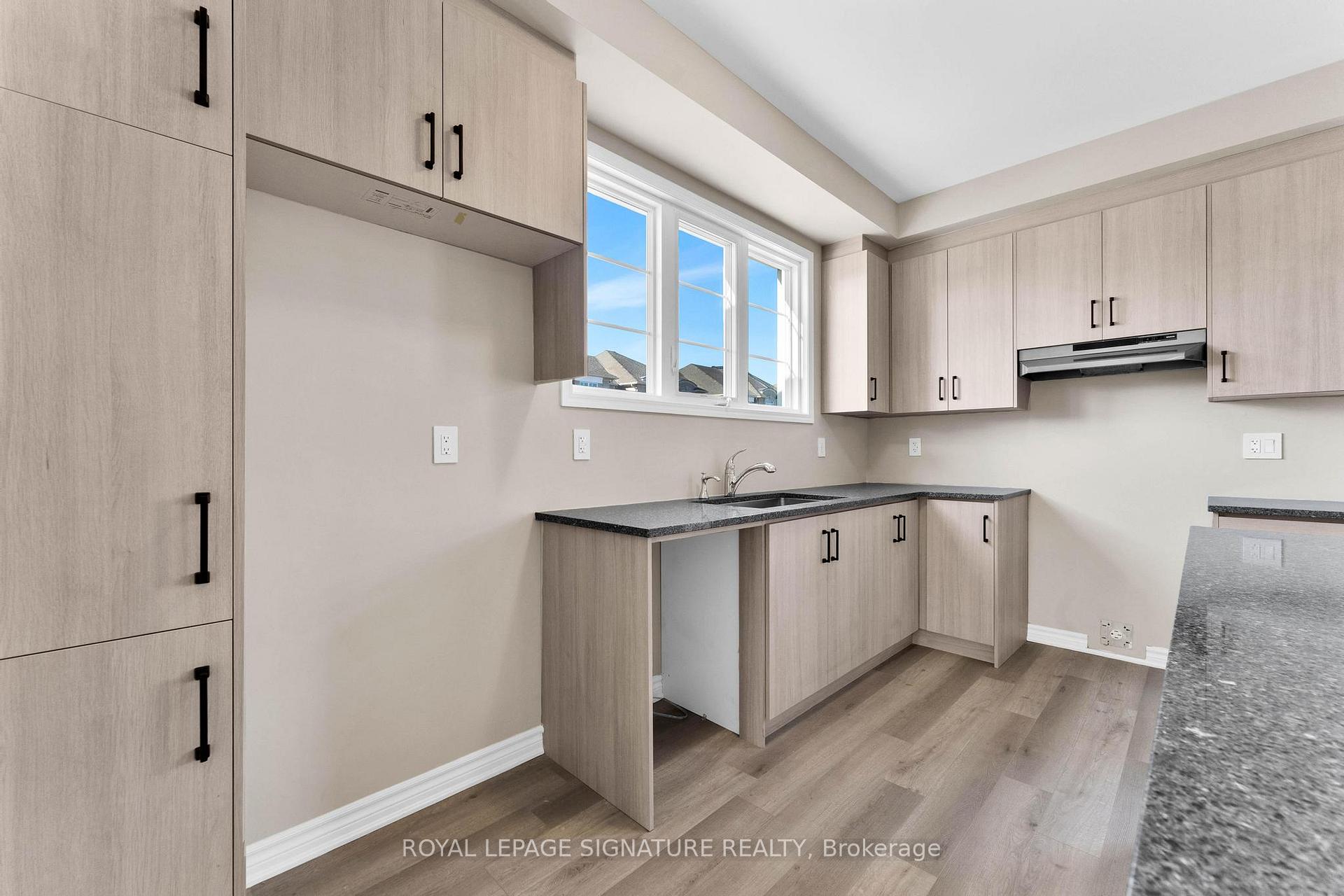 Photo 10 of 1237 Ferguson Drive, Milton, Bowes — HOMEH