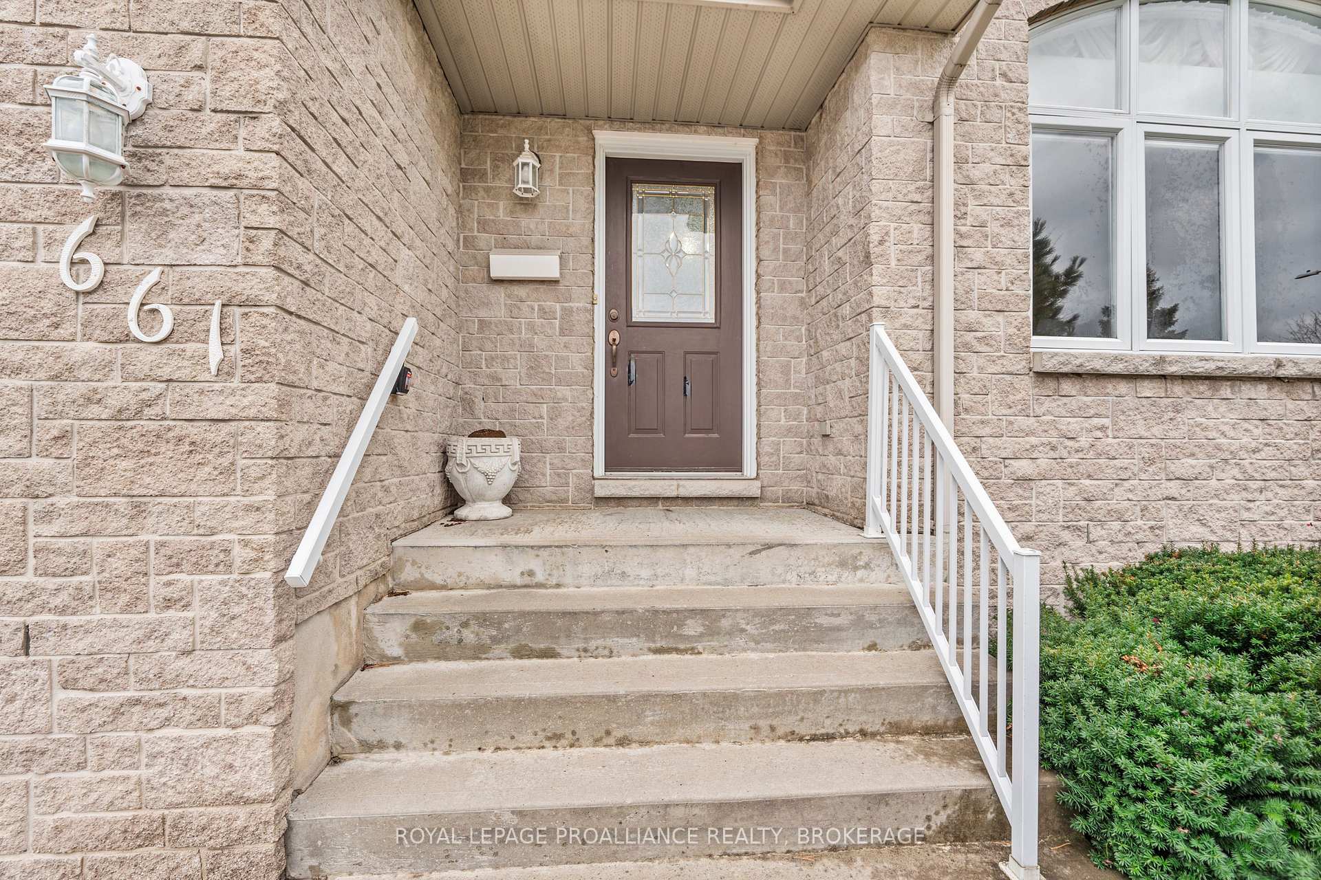 Photo 4 of 661 Roosevelt Drive, Kingston, City Southwest — HOMEH