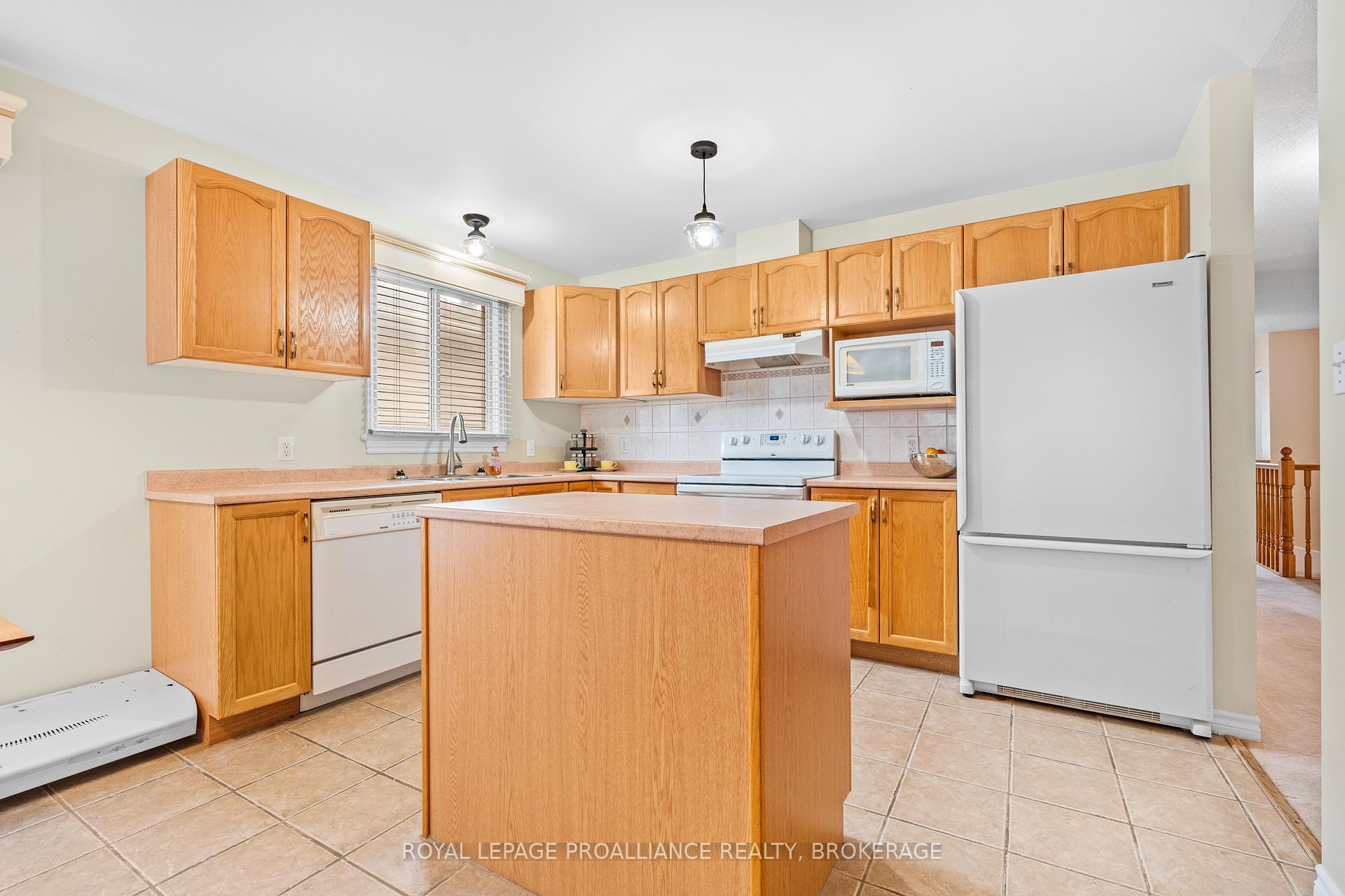 Photo 15 of 661 Roosevelt Drive, Kingston, City Southwest — HOMEH