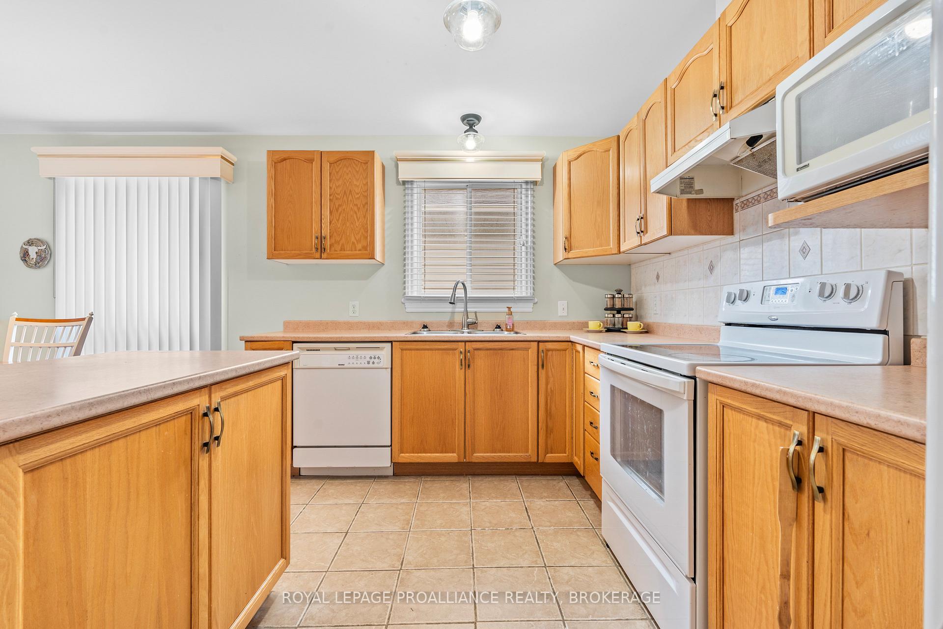 Photo 16 of 661 Roosevelt Drive, Kingston, City Southwest — HOMEH