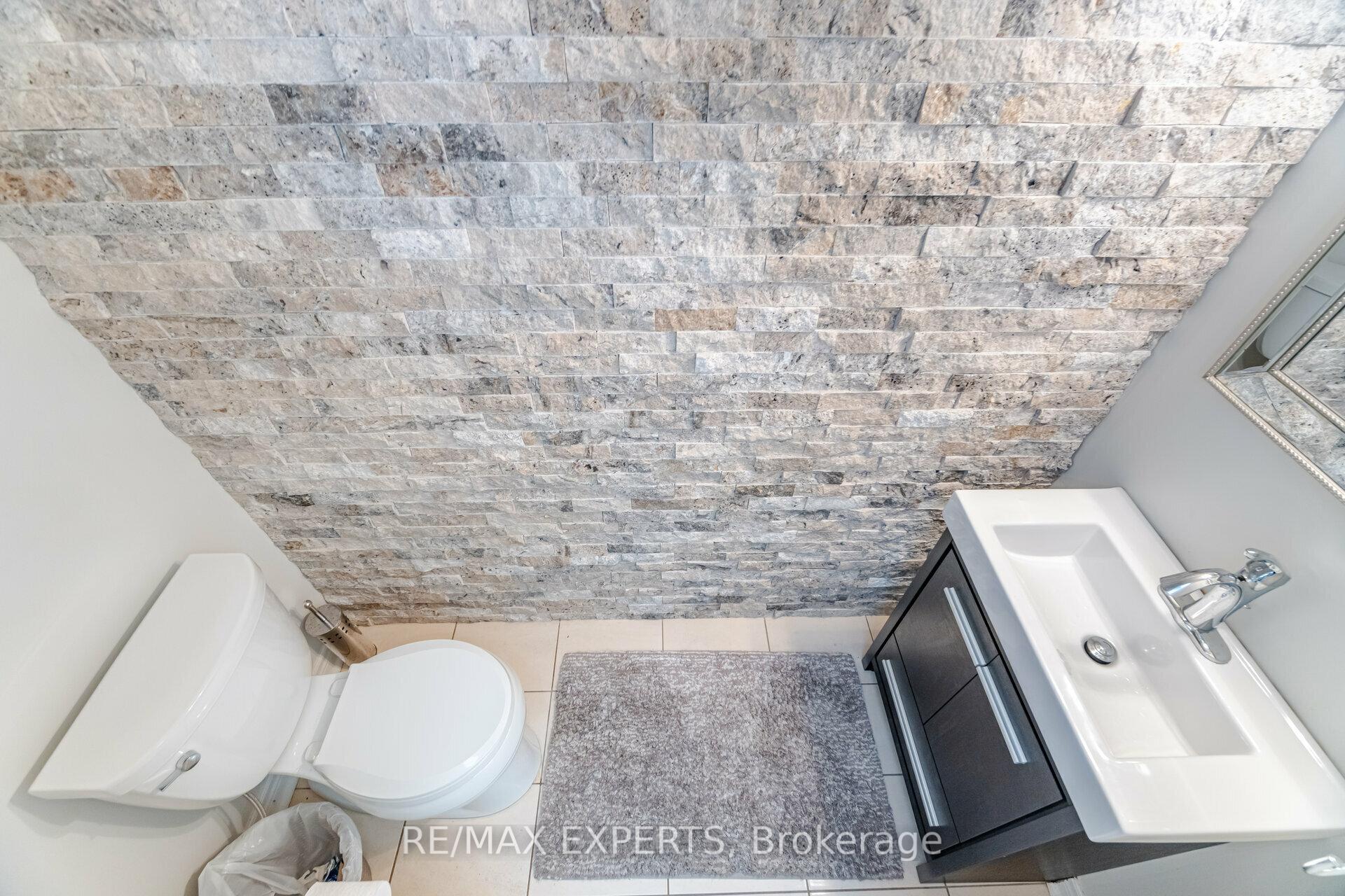 Photo 9 of 222 Tom Taylor Crescent, Newmarket, Summerhill Estates — HOMEH
