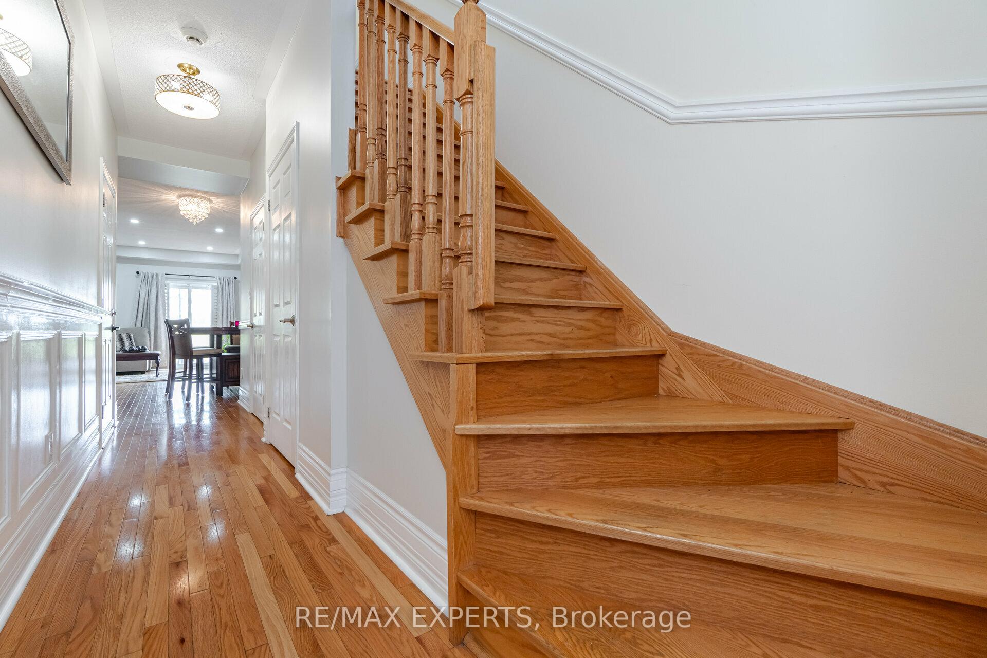 Photo 10 of 222 Tom Taylor Crescent, Newmarket, Summerhill Estates — HOMEH