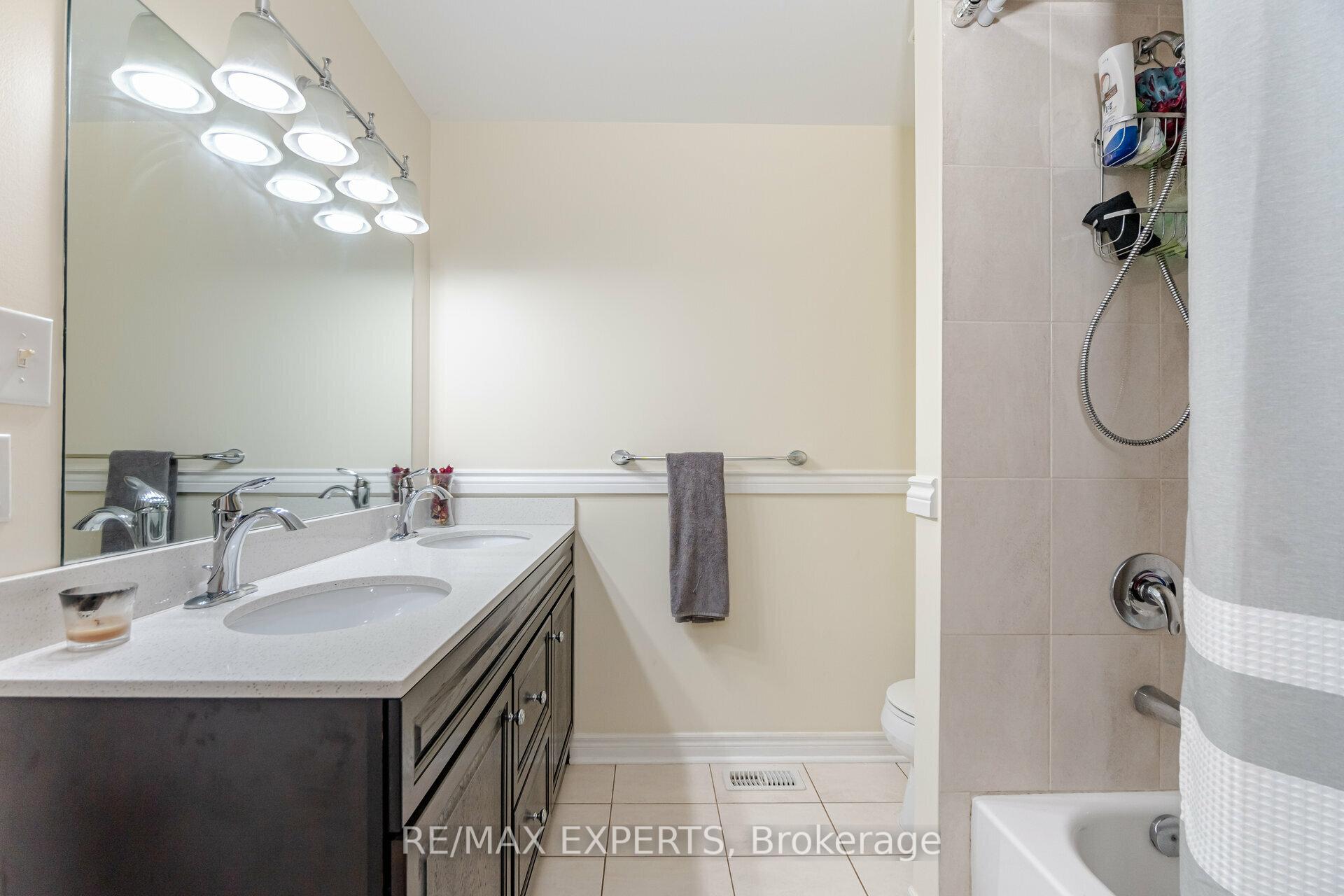 Photo 13 of 222 Tom Taylor Crescent, Newmarket, Summerhill Estates — HOMEH