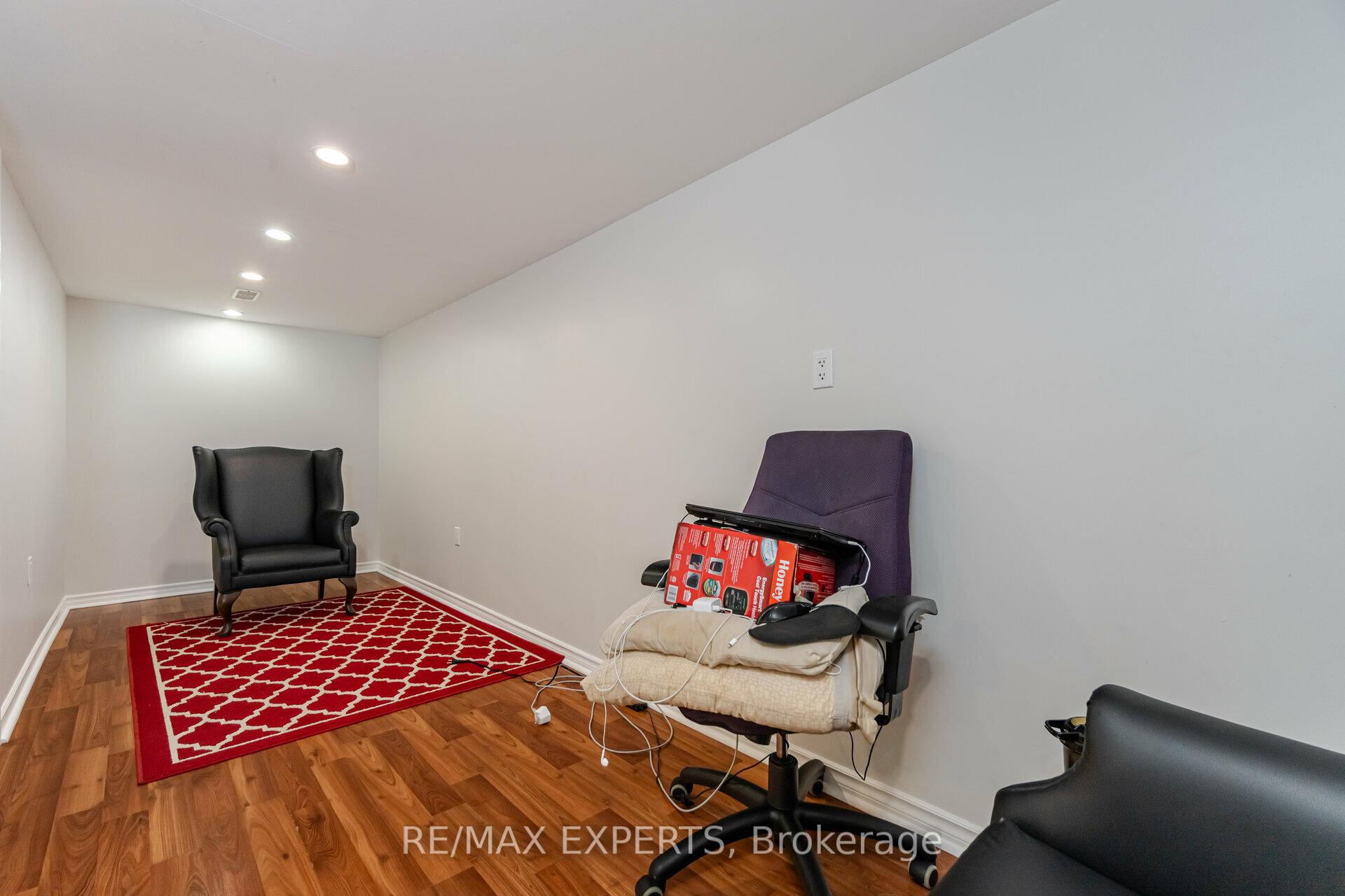 Photo 17 of 222 Tom Taylor Crescent, Newmarket, Summerhill Estates — HOMEH