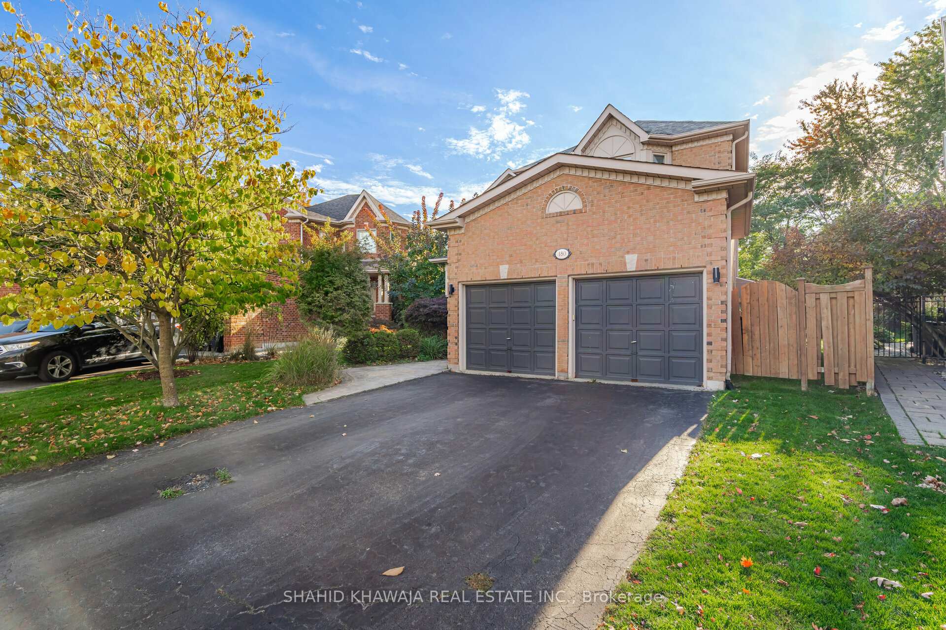 Photo 2 of 180 Bothwell Crescent, Newmarket, Summerhill Estates — HOMEH