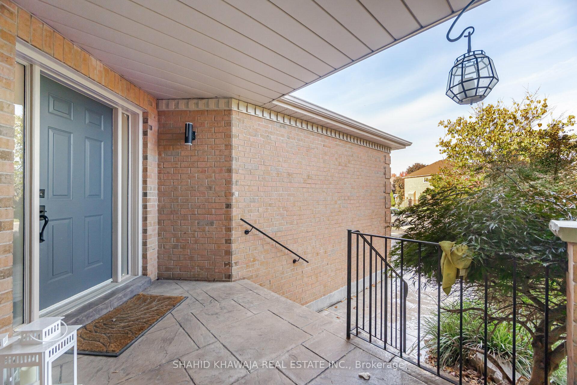 Photo 3 of 180 Bothwell Crescent, Newmarket, Summerhill Estates — HOMEH