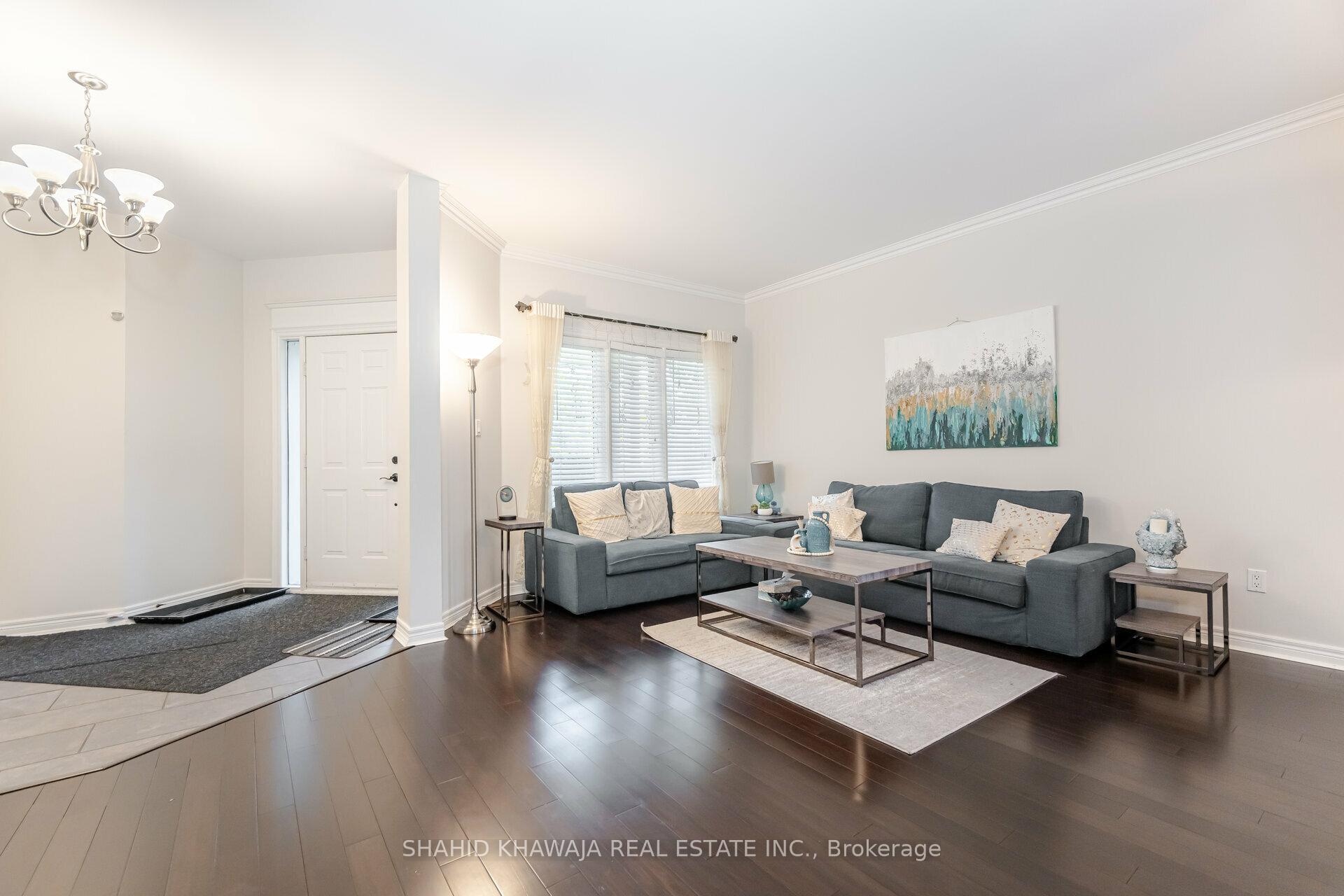 Photo 5 of 180 Bothwell Crescent, Newmarket, Summerhill Estates — HOMEH