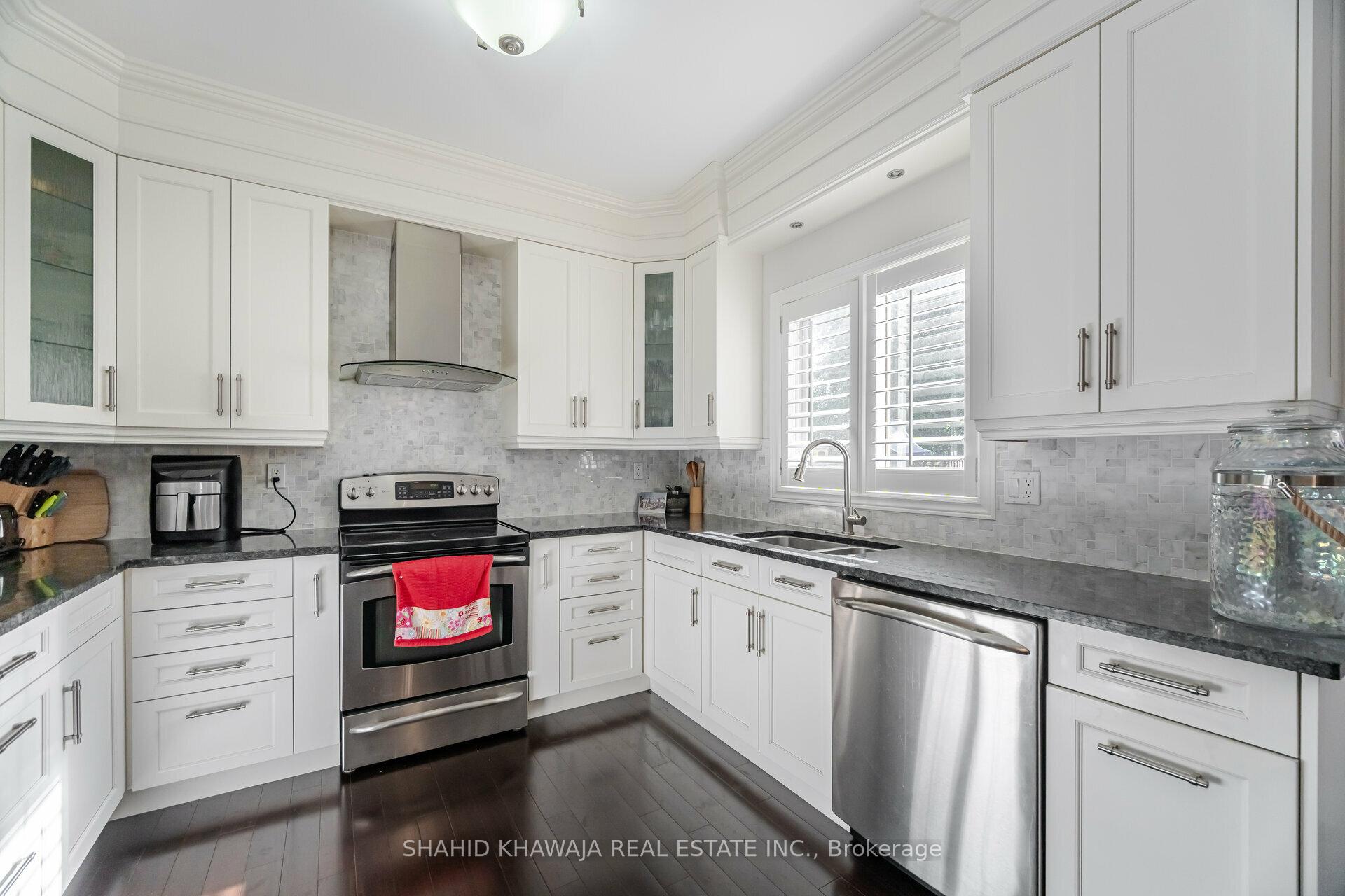 Photo 9 of 180 Bothwell Crescent, Newmarket, Summerhill Estates — HOMEH