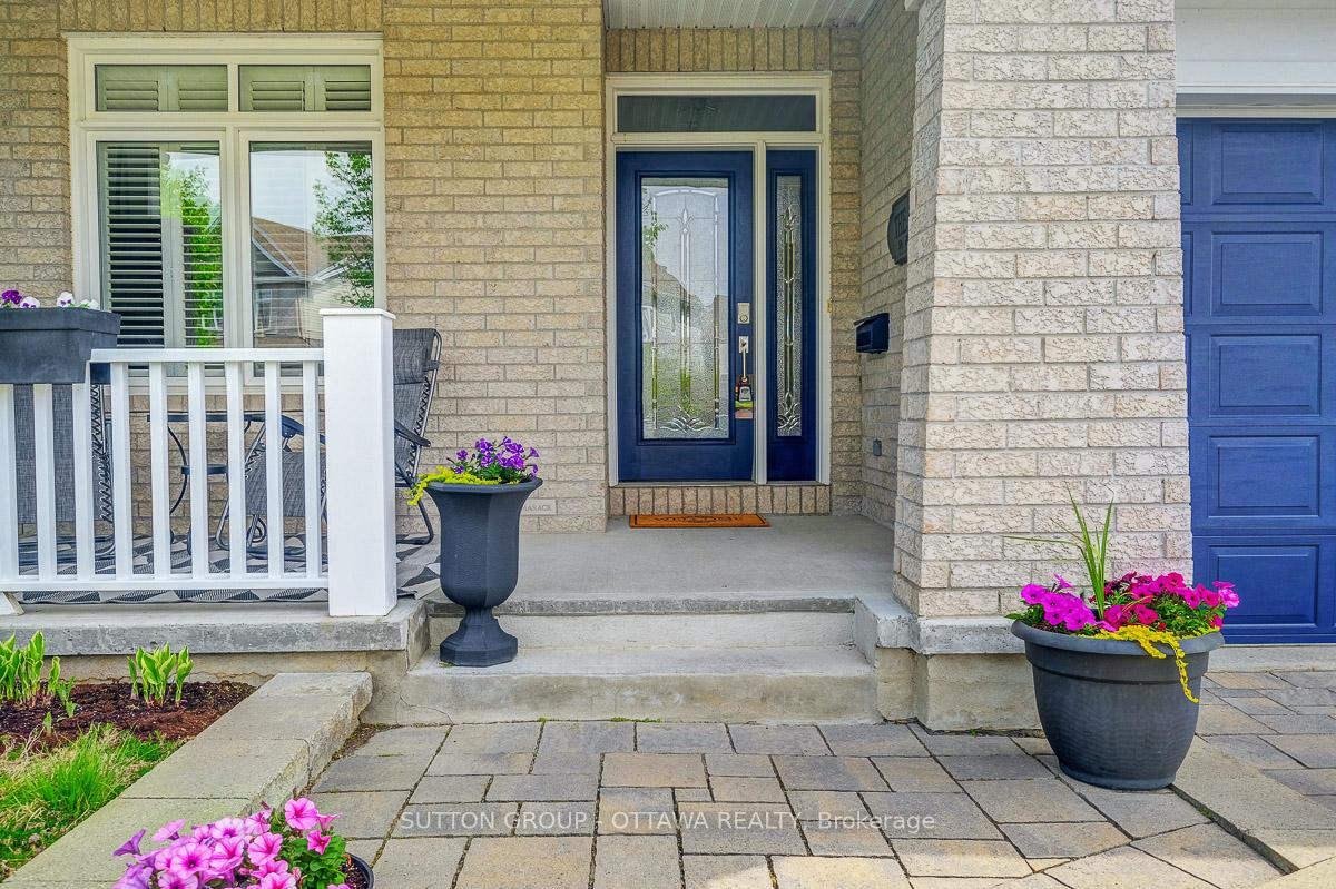 Photo 5 of 808 Azure Street, Ottawa, Avalon West — HOMEH