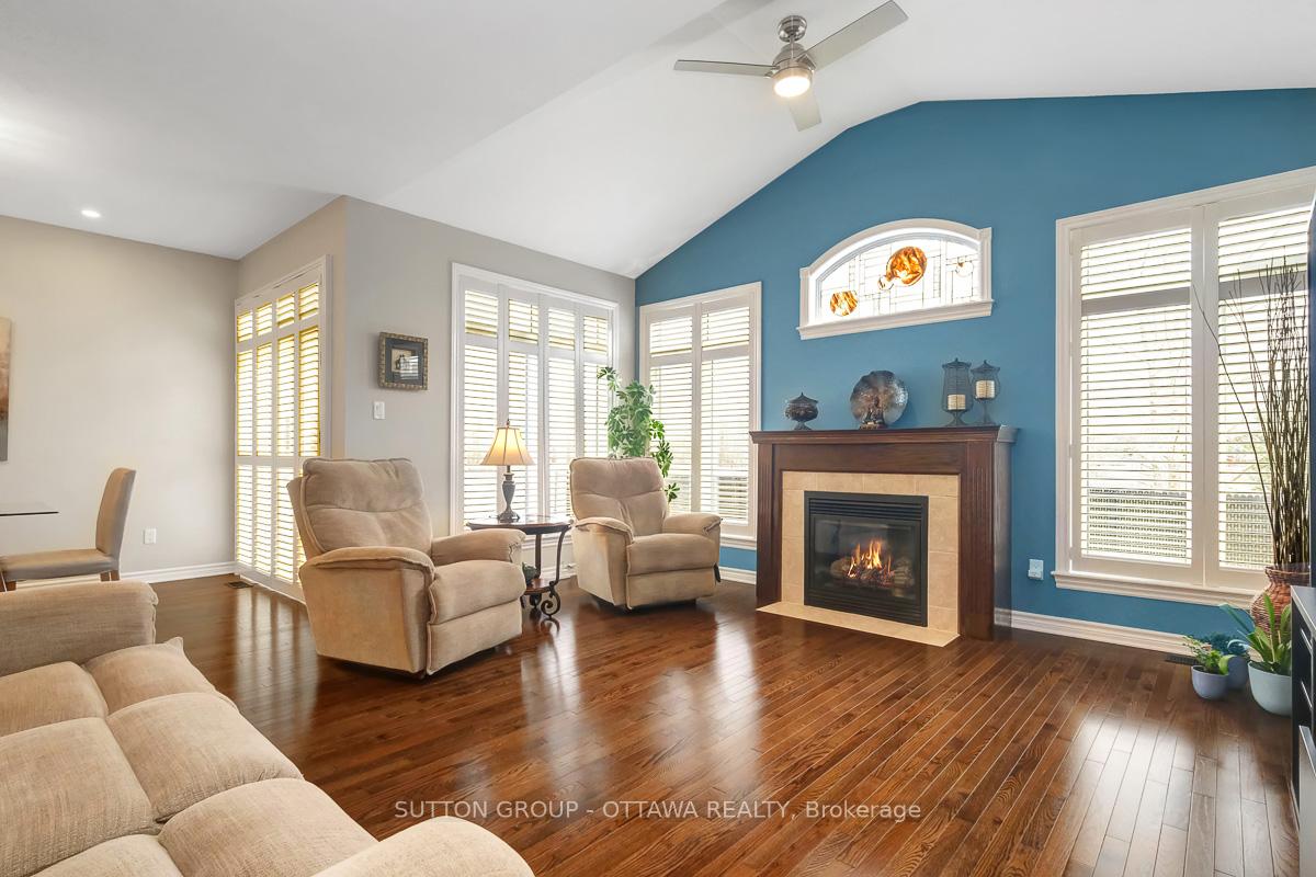 Photo 10 of 808 Azure Street, Ottawa, Avalon West — HOMEH