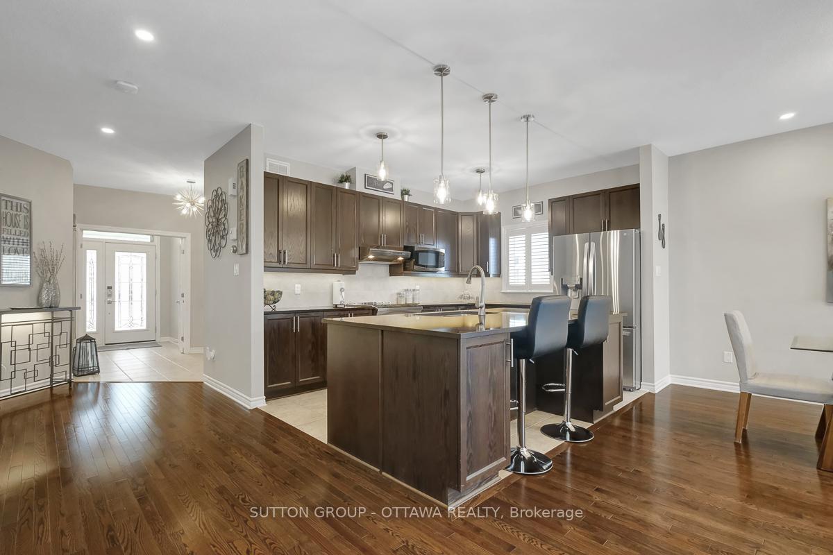 Photo 15 of 808 Azure Street, Ottawa, Avalon West — HOMEH