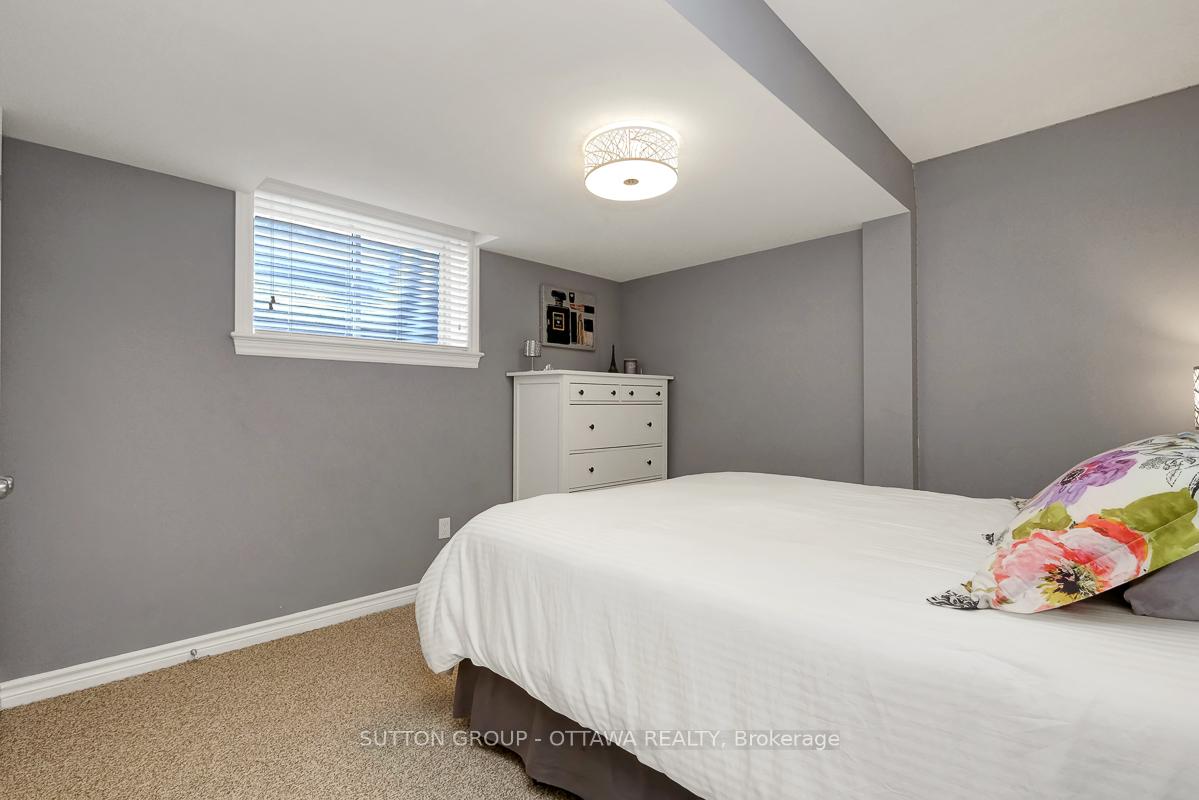 Photo 32 of 808 Azure Street, Ottawa, Avalon West — HOMEH
