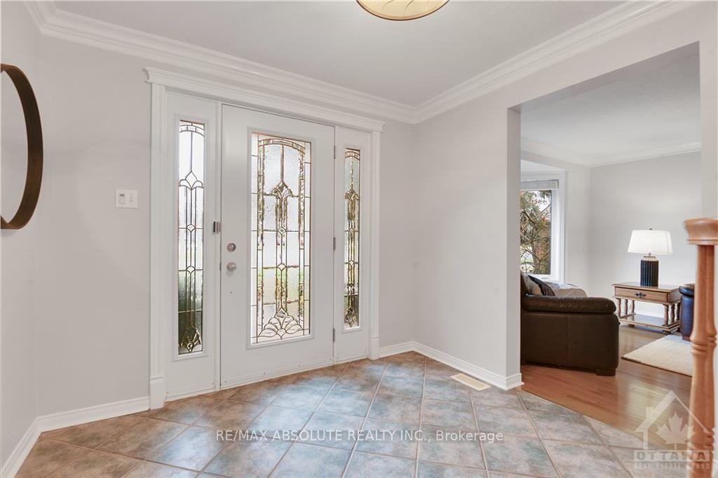 Photo 4 of 1505 Forest Valley Drive, Ottawa, Chapel Hill — HOMEH