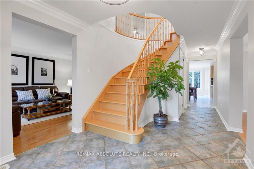 Photo 5 of 1505 Forest Valley Drive, Ottawa, Chapel Hill — HOMEH