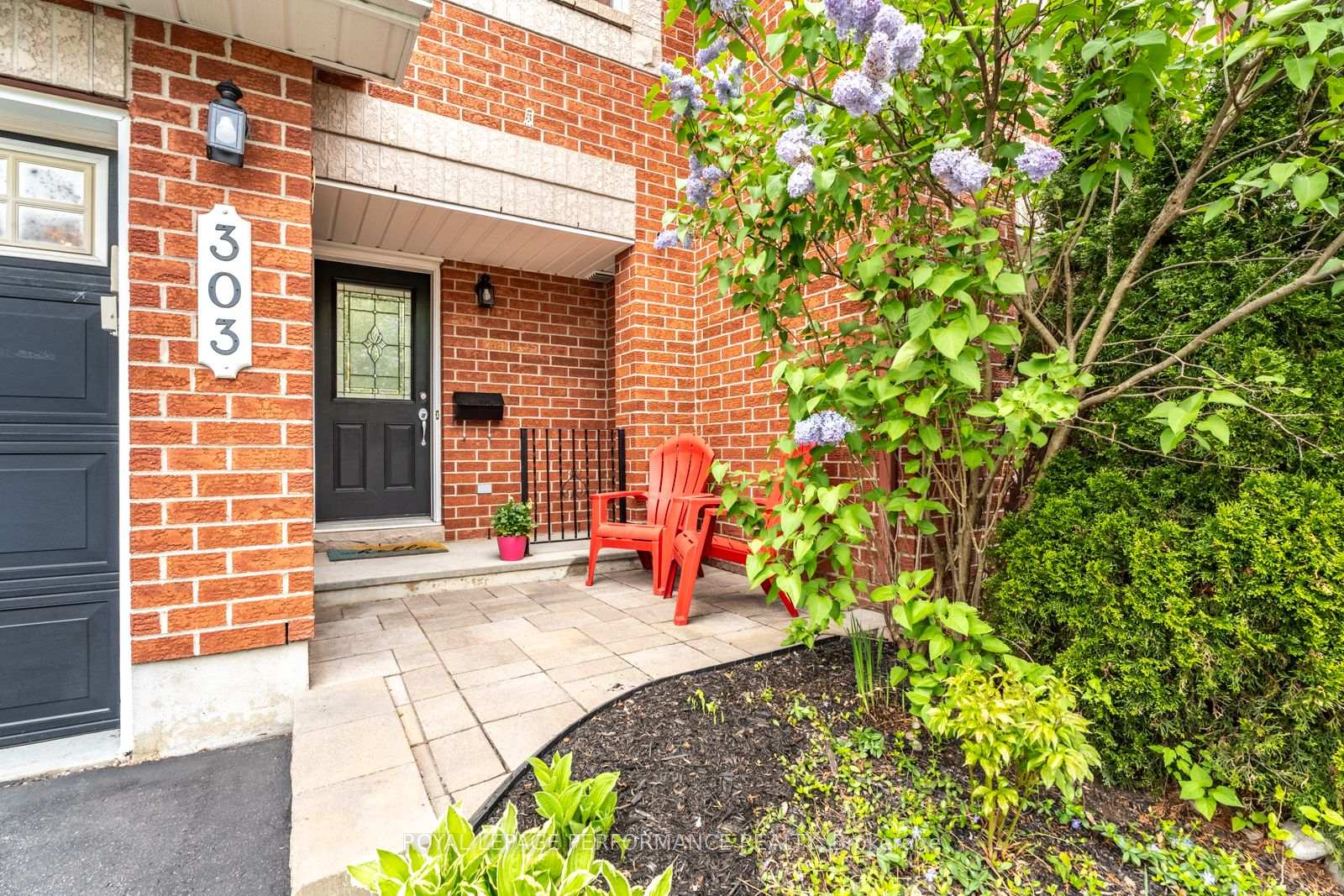 Photo 3 of 303 Branthaven Street, Ottawa, Avalon East — HOMEH