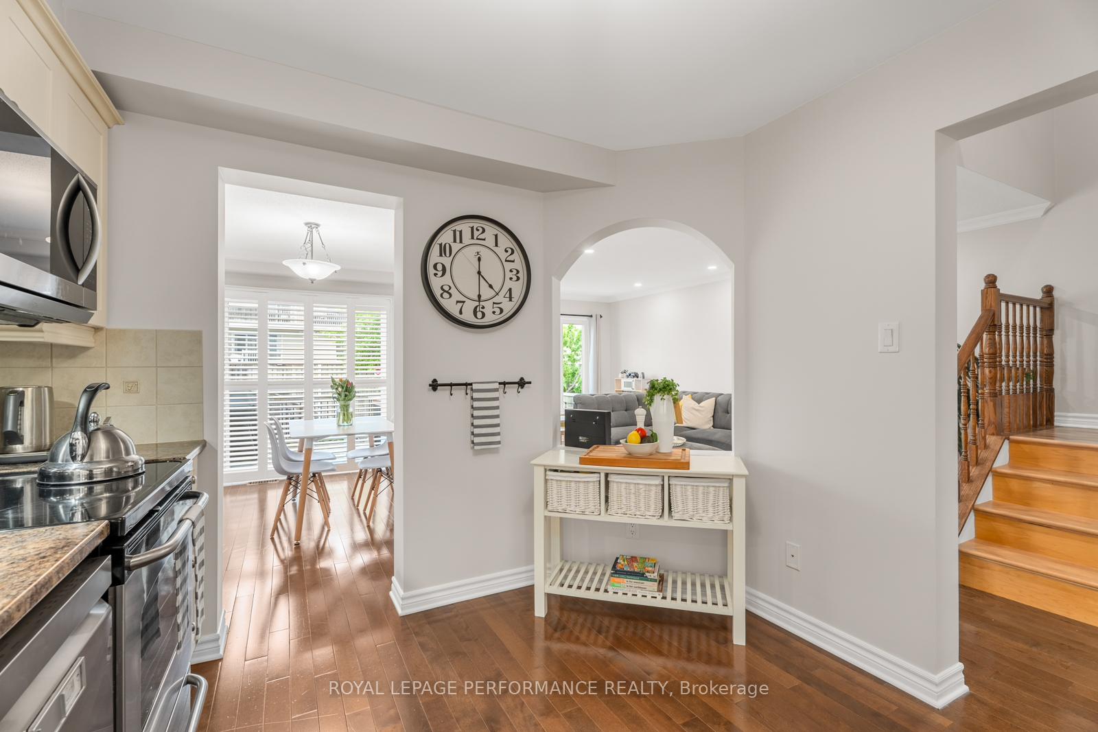 Photo 10 of 303 Branthaven Street, Ottawa, Avalon East — HOMEH