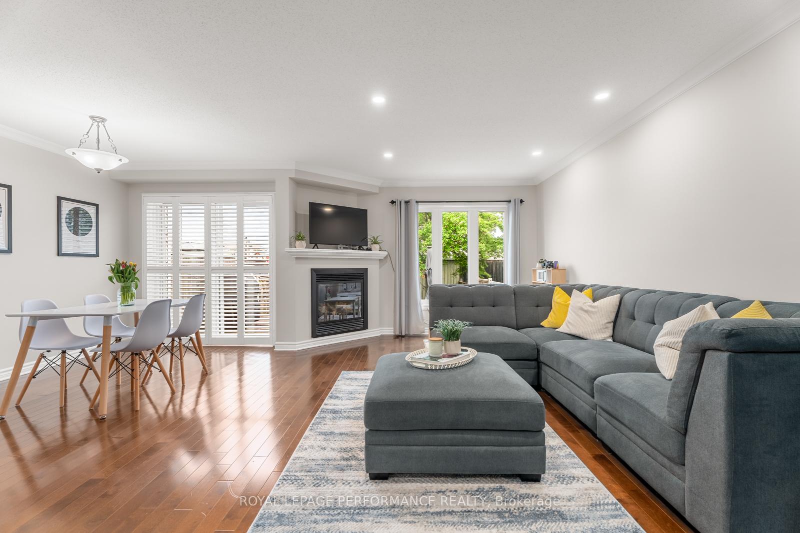Photo 11 of 303 Branthaven Street, Ottawa, Avalon East — HOMEH