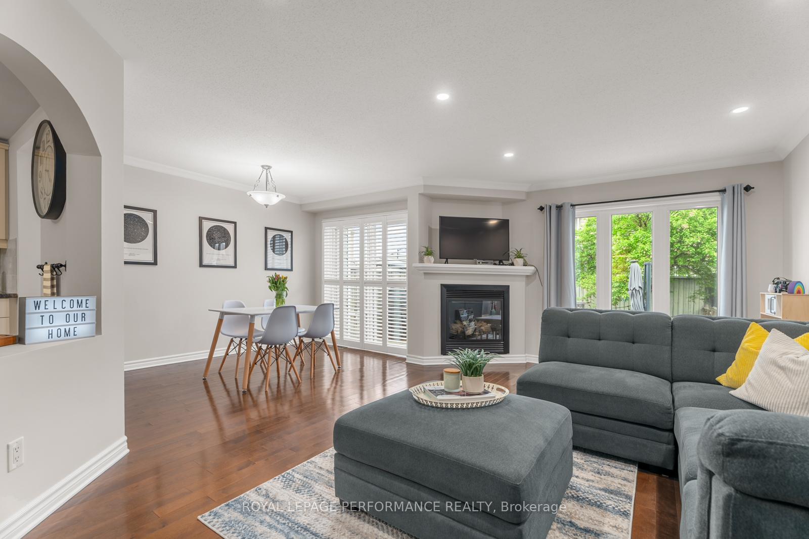 Photo 12 of 303 Branthaven Street, Ottawa, Avalon East — HOMEH