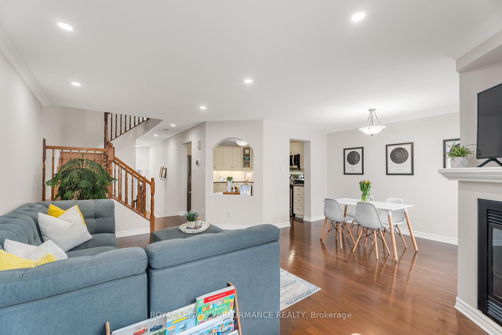 Photo 15 of 303 Branthaven Street, Ottawa, Avalon East — HOMEH