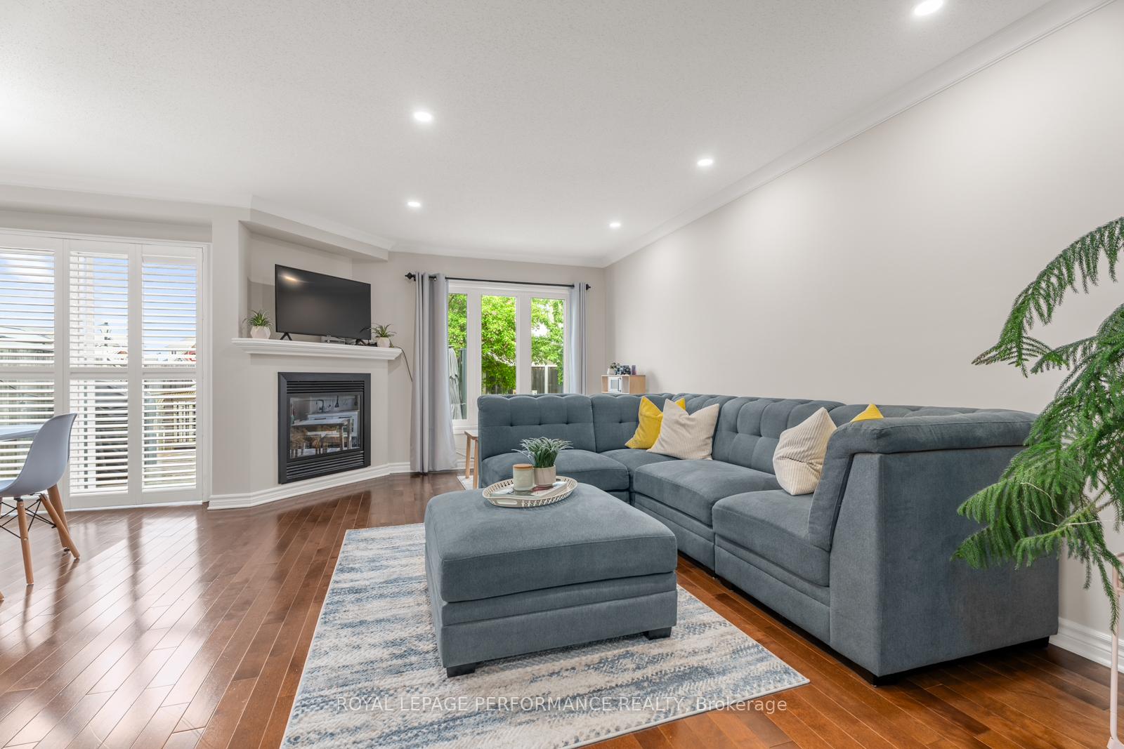 Photo 16 of 303 Branthaven Street, Ottawa, Avalon East — HOMEH