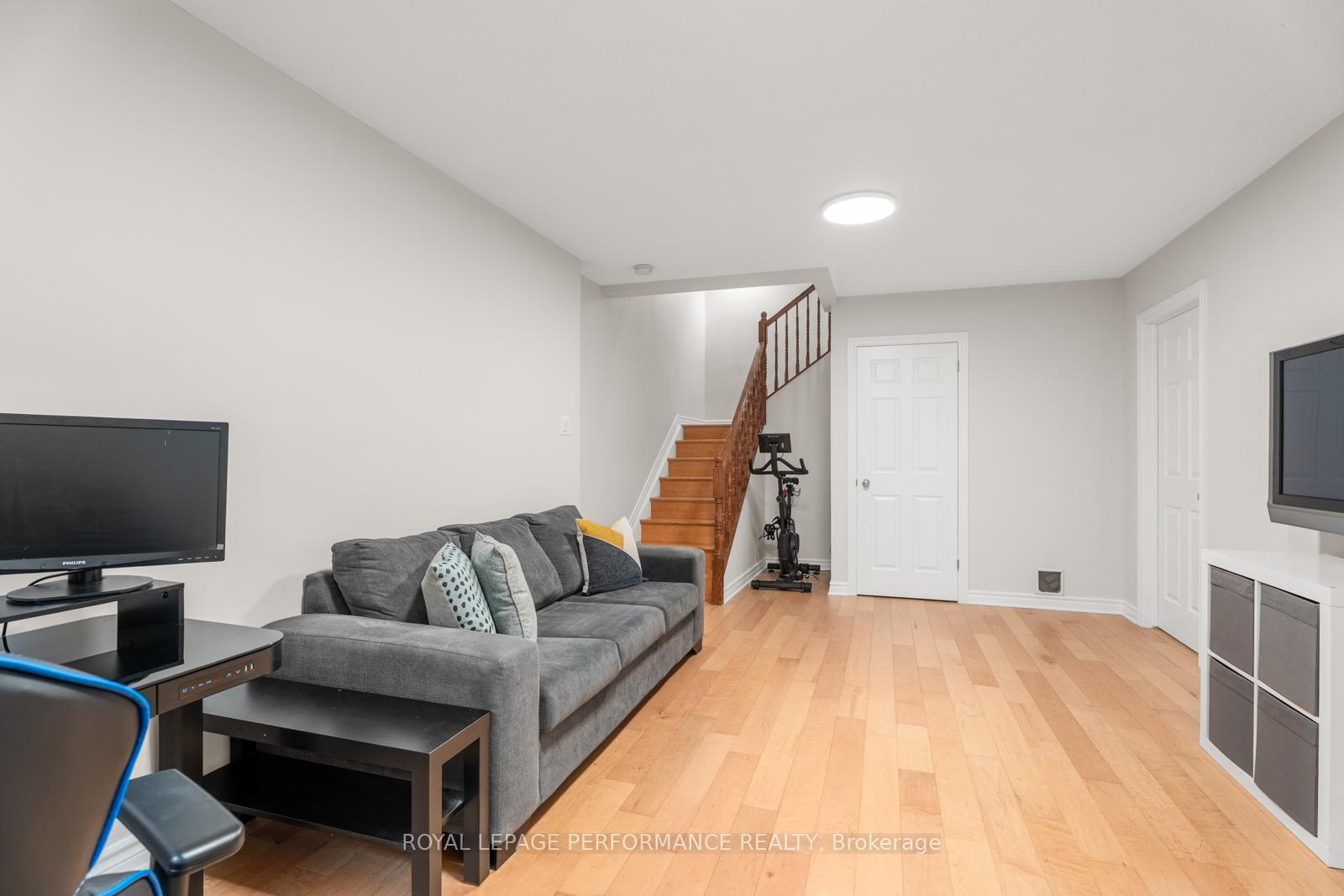 Photo 27 of 303 Branthaven Street, Ottawa, Avalon East — HOMEH