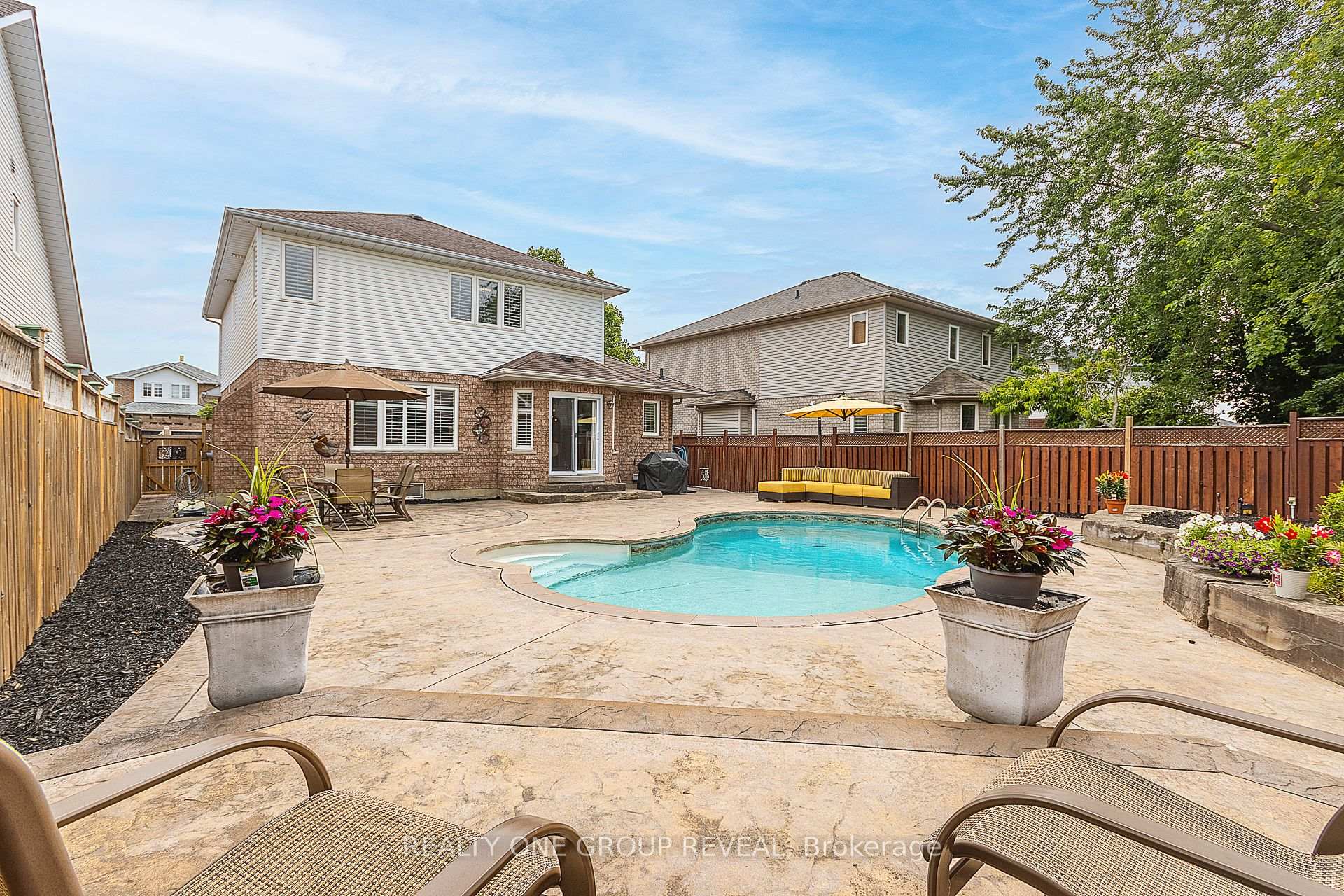 Photo 4 of 1003 Catskill Drive, Oshawa, Northglen — HOMEH