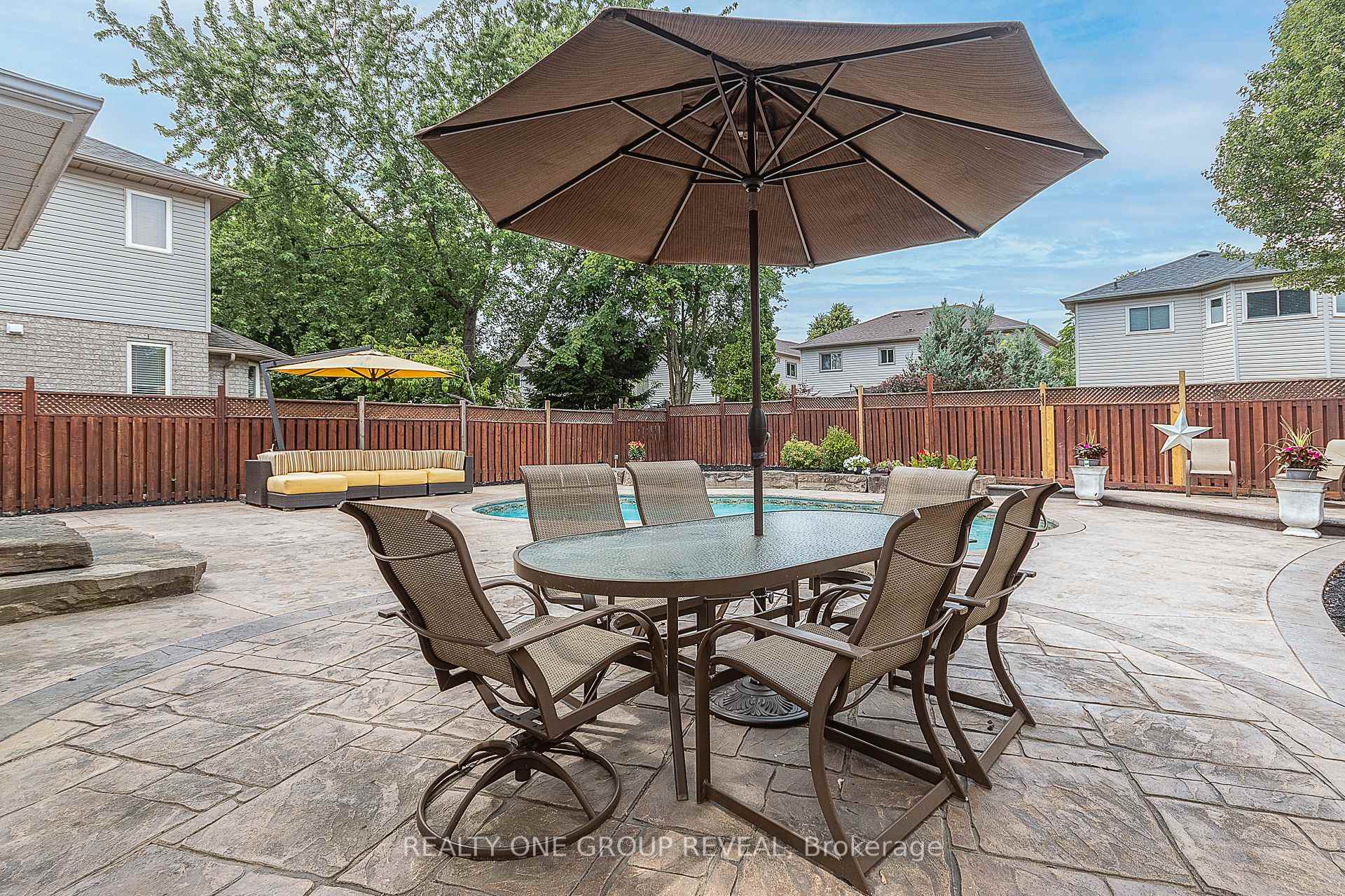 Photo 5 of 1003 Catskill Drive, Oshawa, Northglen — HOMEH