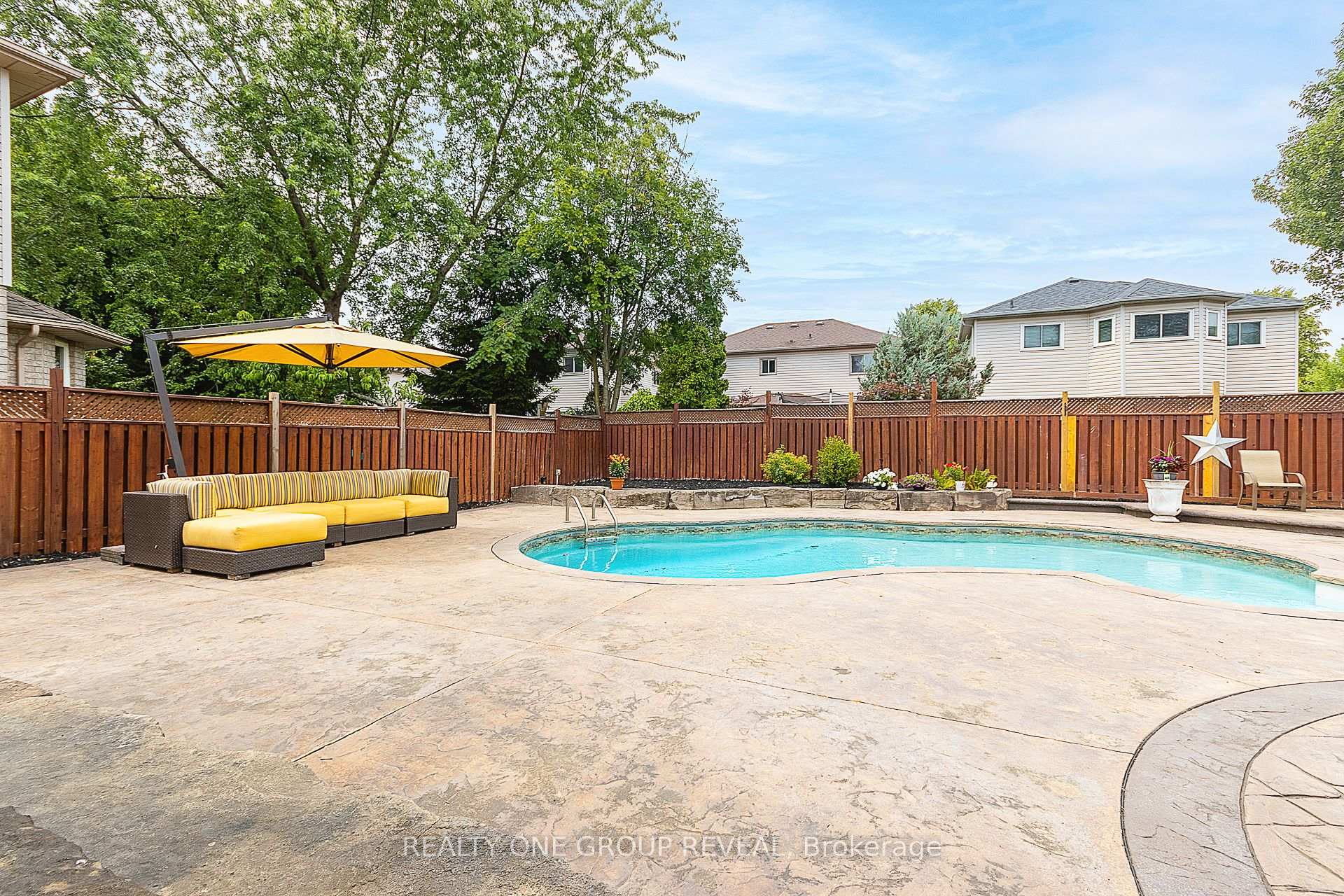 Photo 6 of 1003 Catskill Drive, Oshawa, Northglen — HOMEH