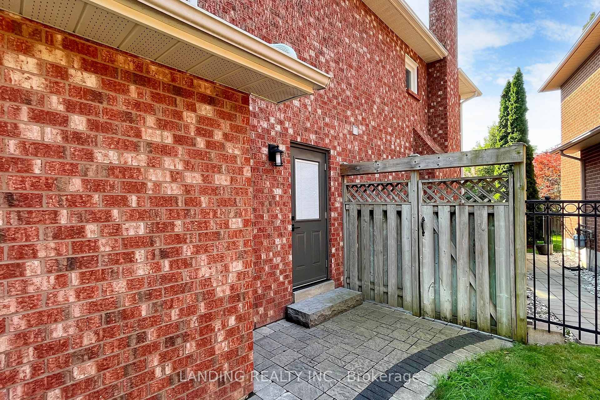 Photo 38 of 883 Darwin Drive, Pickering, Liverpool — HOMEH