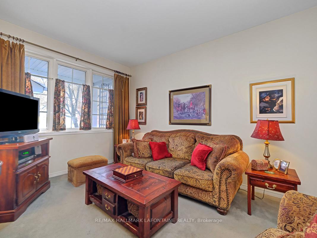 Photo 4 of 630 Valin Street, Ottawa, Fallingbrook/Gardenway South — HOMEH