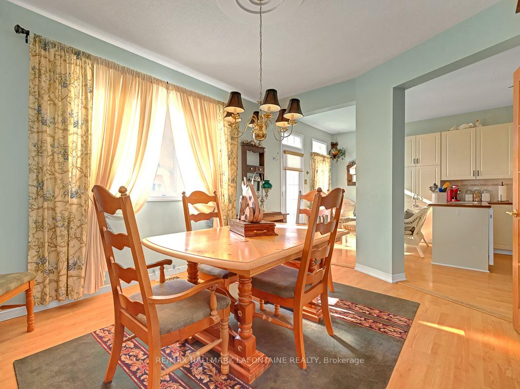 Photo 9 of 630 Valin Street, Ottawa, Fallingbrook/Gardenway South — HOMEH