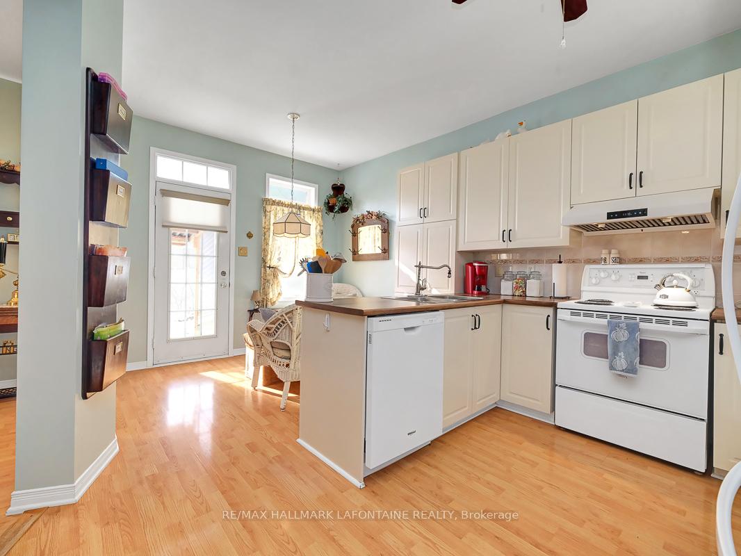 Photo 12 of 630 Valin Street, Ottawa, Fallingbrook/Gardenway South — HOMEH