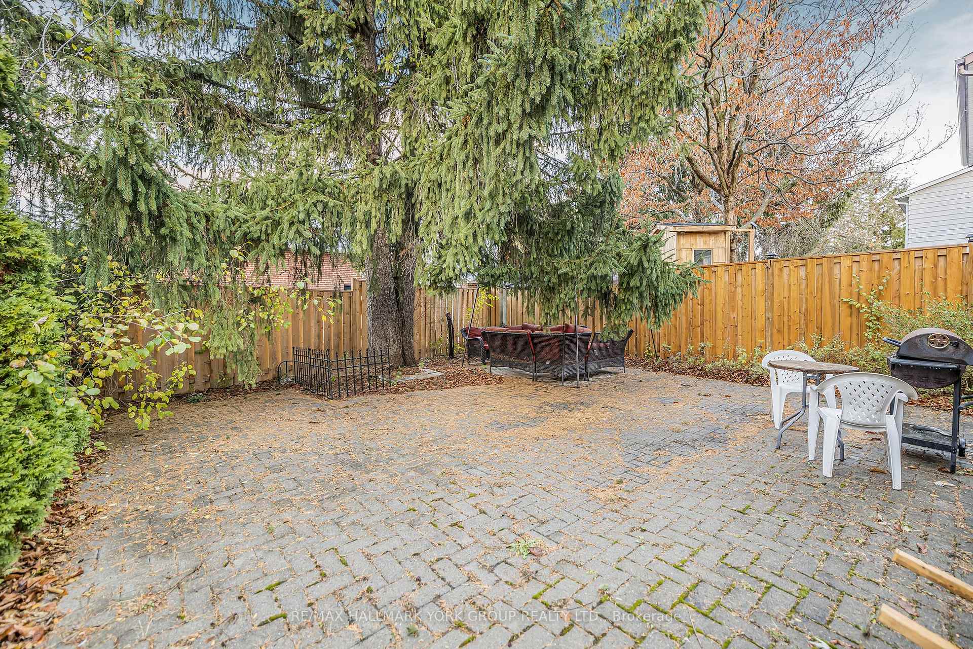 Photo 15 of 401 Handley Crescent, Newmarket, Central Newmarket — HOMEH