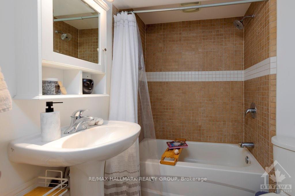 Photo 15 of 1519 Kamouraska Circle, Ottawa, Chateauneuf — HOMEH