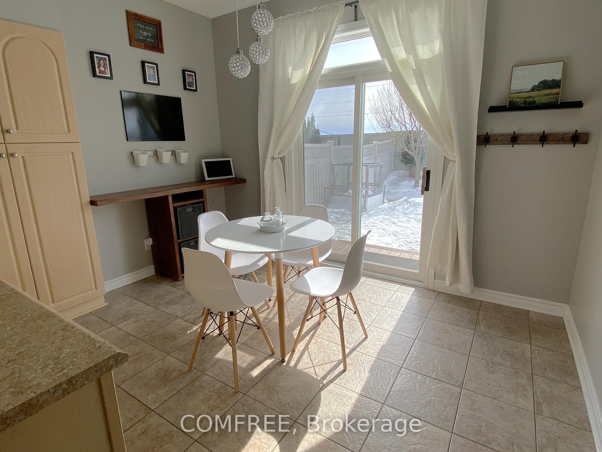 Photo 13 of 282 Trail Side Circle, Ottawa, Springridge/East Village — HOMEH