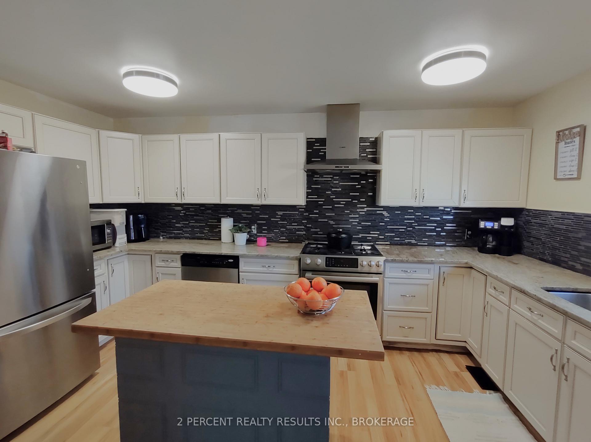 Photo 5 of 895 Brothlin Crescent, Kingston, East Gardiners Rd — HOMEH
