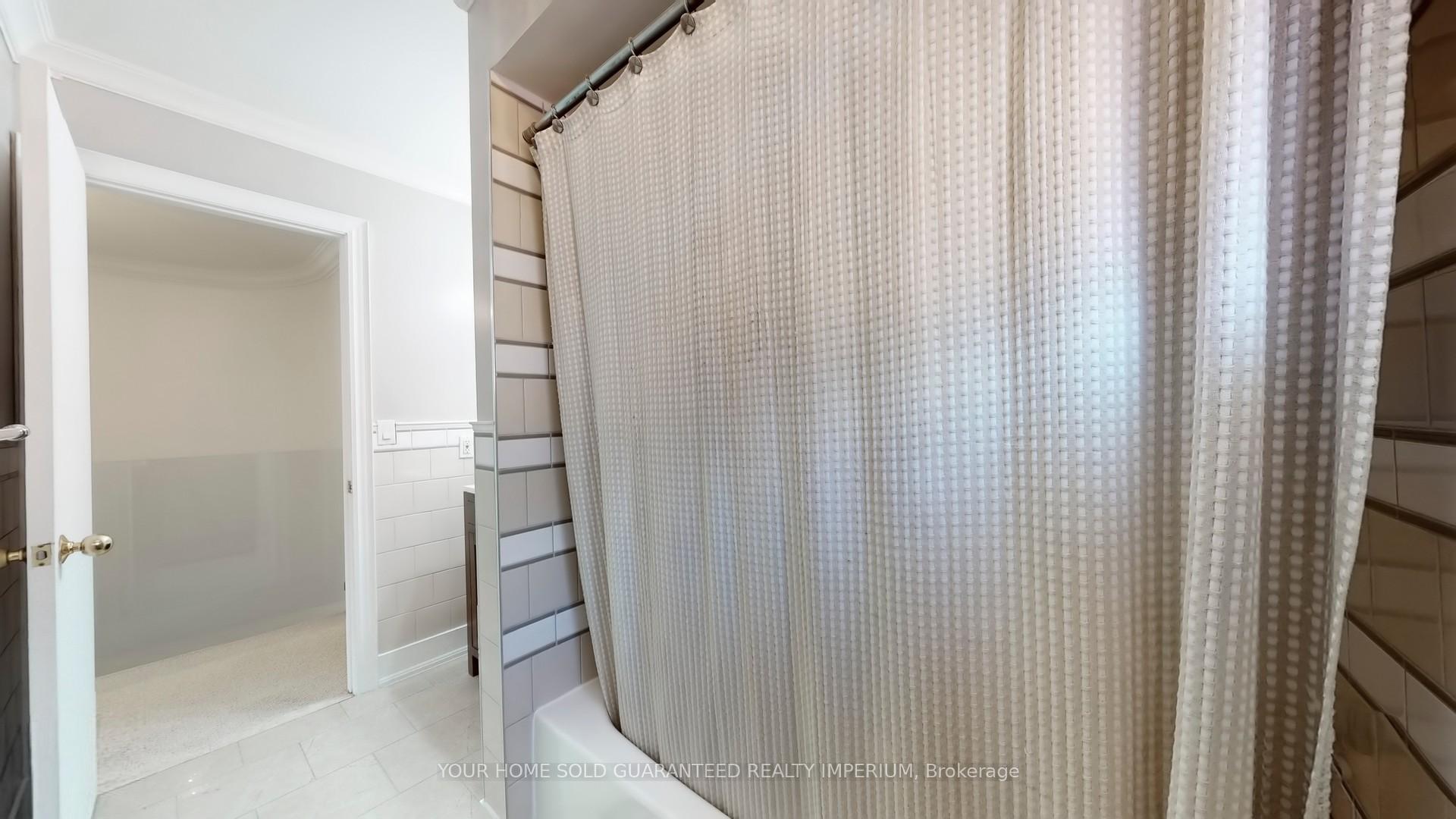 Photo 33 of 124 Thicket Crescent, Pickering, Highbush — HOMEH
