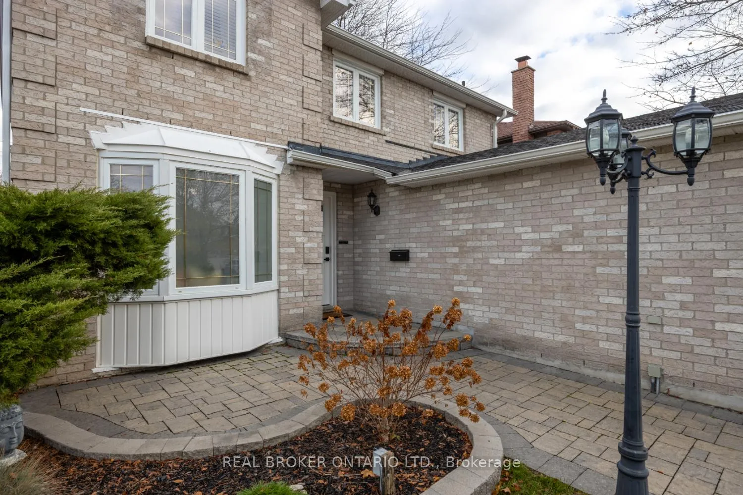 Photo 5 of 662 Cognac Crescent, Pickering, Amberlea — HOMEH