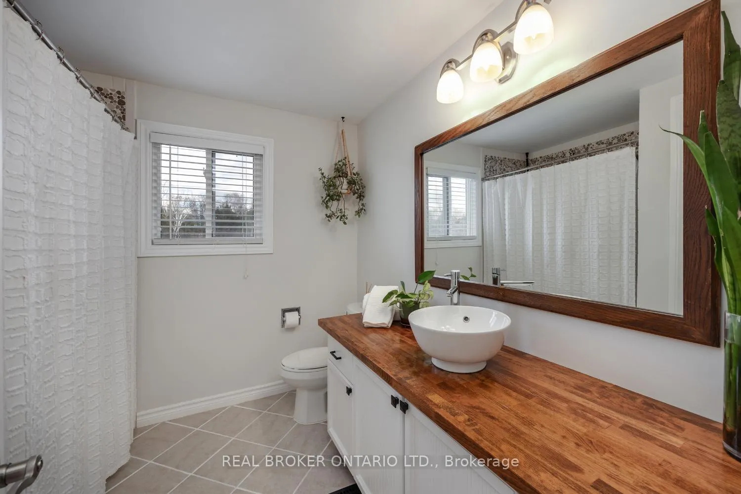 Photo 27 of 662 Cognac Crescent, Pickering, Amberlea — HOMEH
