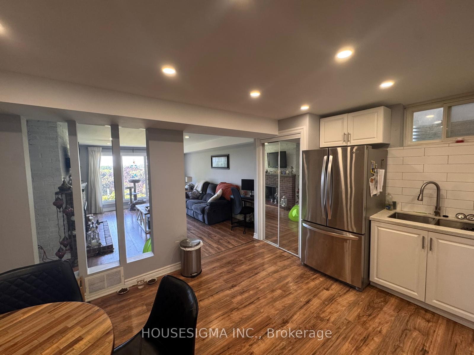 Photo 2 of 116 Grandview Street S, Oshawa, Donevan — HOMEH