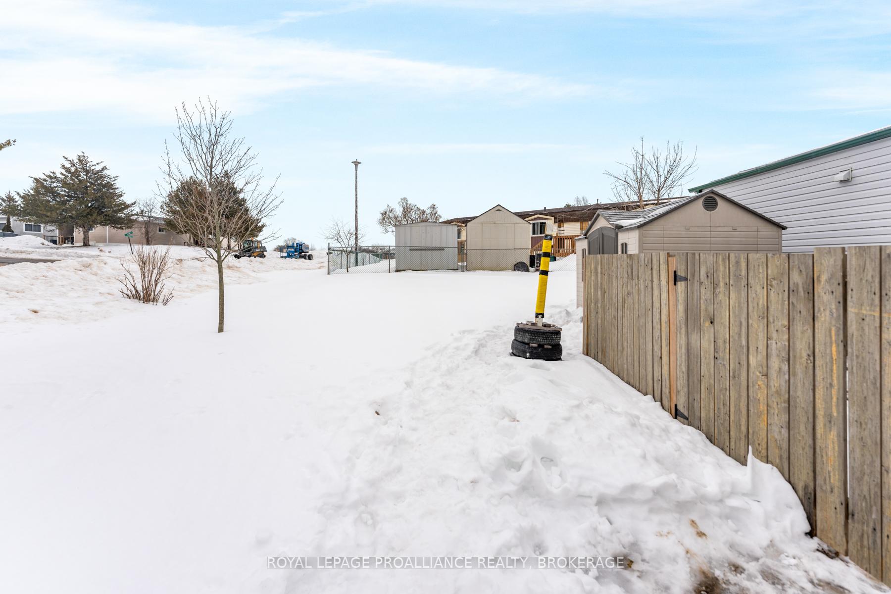 Photo 33 of 34 Kapyong Crescent, Kingston, Kingston East (incl CFB Kingston) — HOMEH