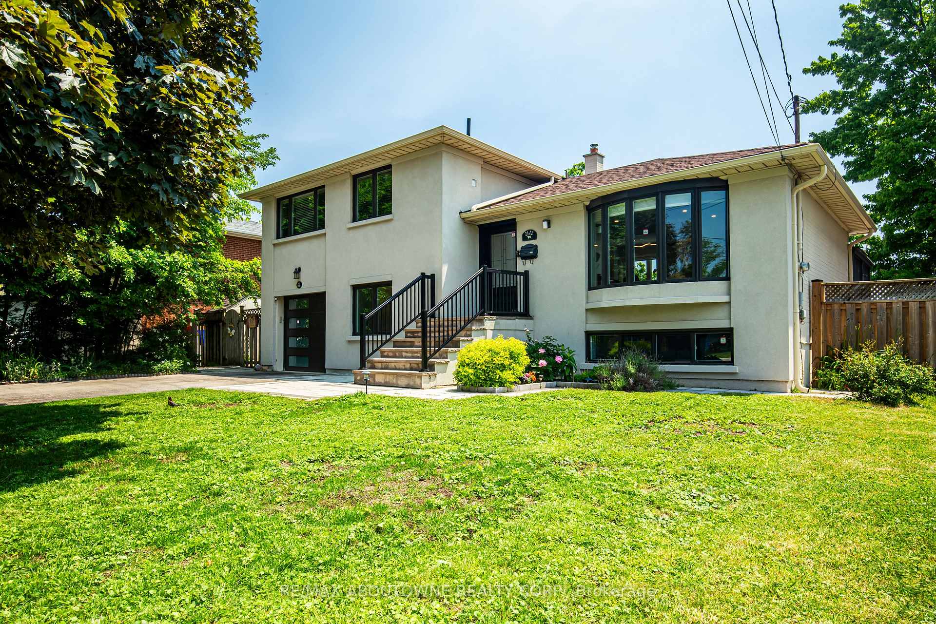 Front of 2122 Bridge Road
