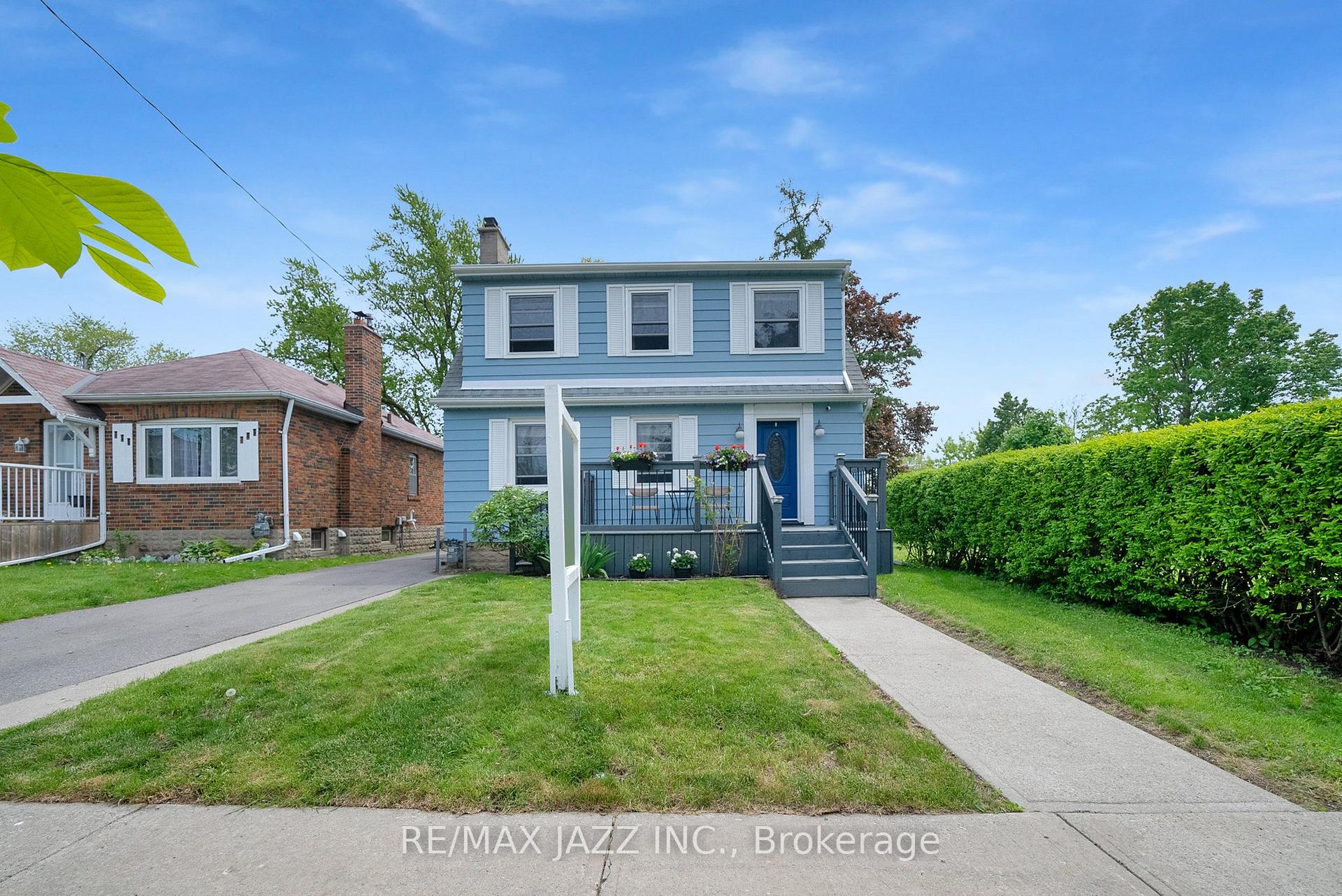Photo 3 of 303 Gliddon Avenue, Oshawa, Central — HOMEH
