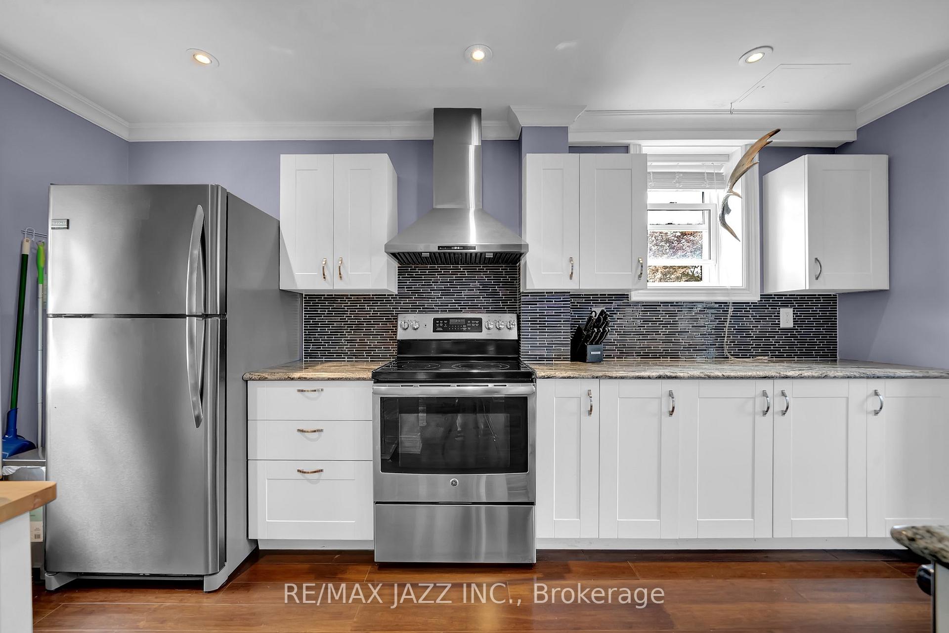 Photo 8 of 303 Gliddon Avenue, Oshawa, Central — HOMEH