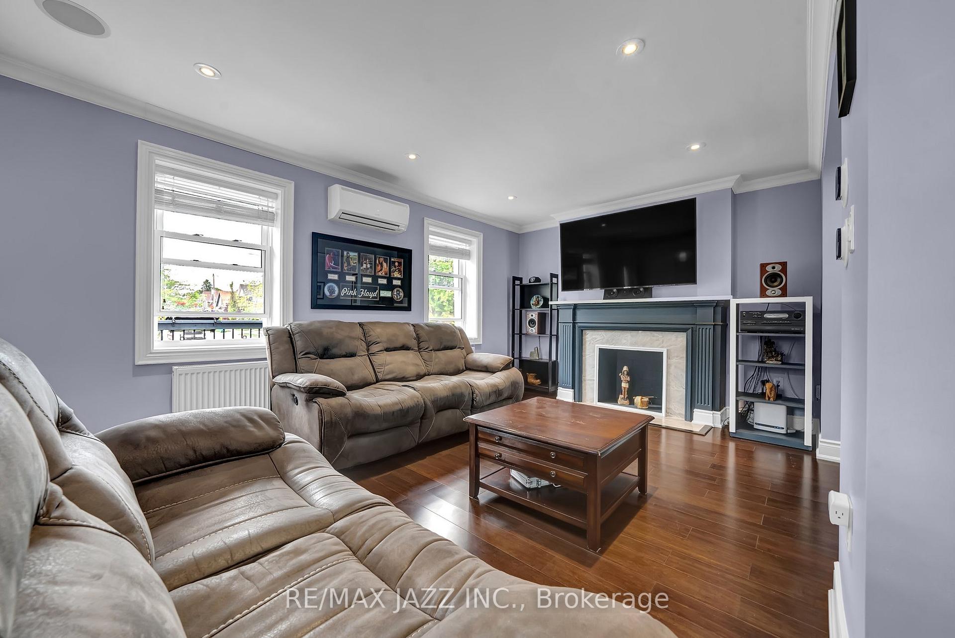 Photo 9 of 303 Gliddon Avenue, Oshawa, Central — HOMEH