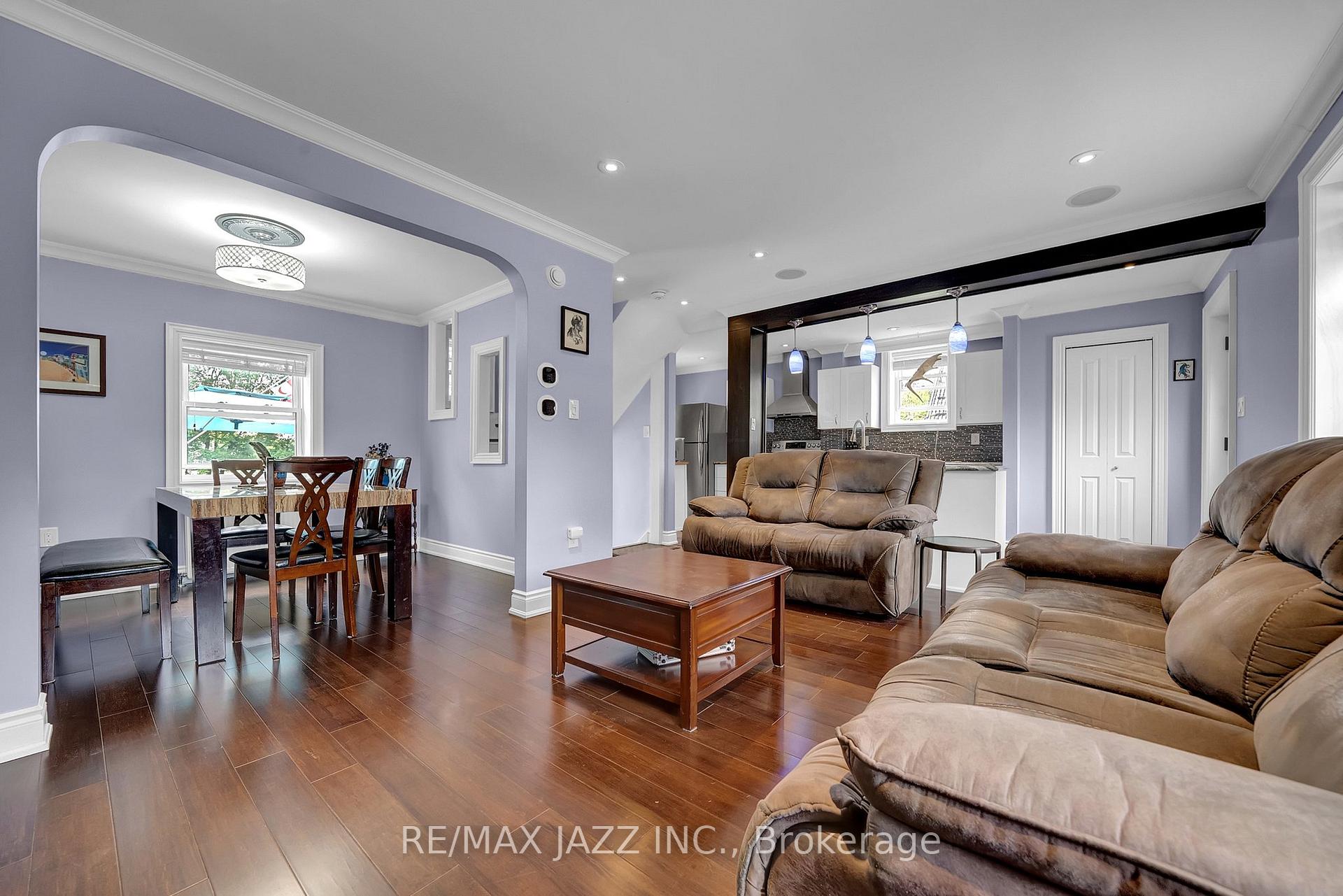 Photo 11 of 303 Gliddon Avenue, Oshawa, Central — HOMEH