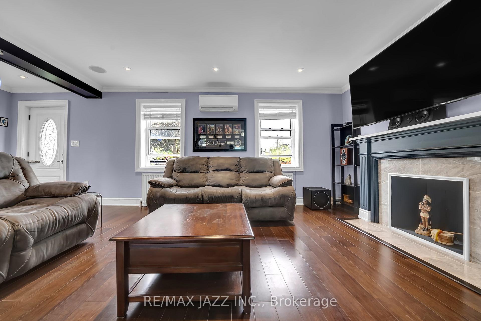 Photo 15 of 303 Gliddon Avenue, Oshawa, Central — HOMEH